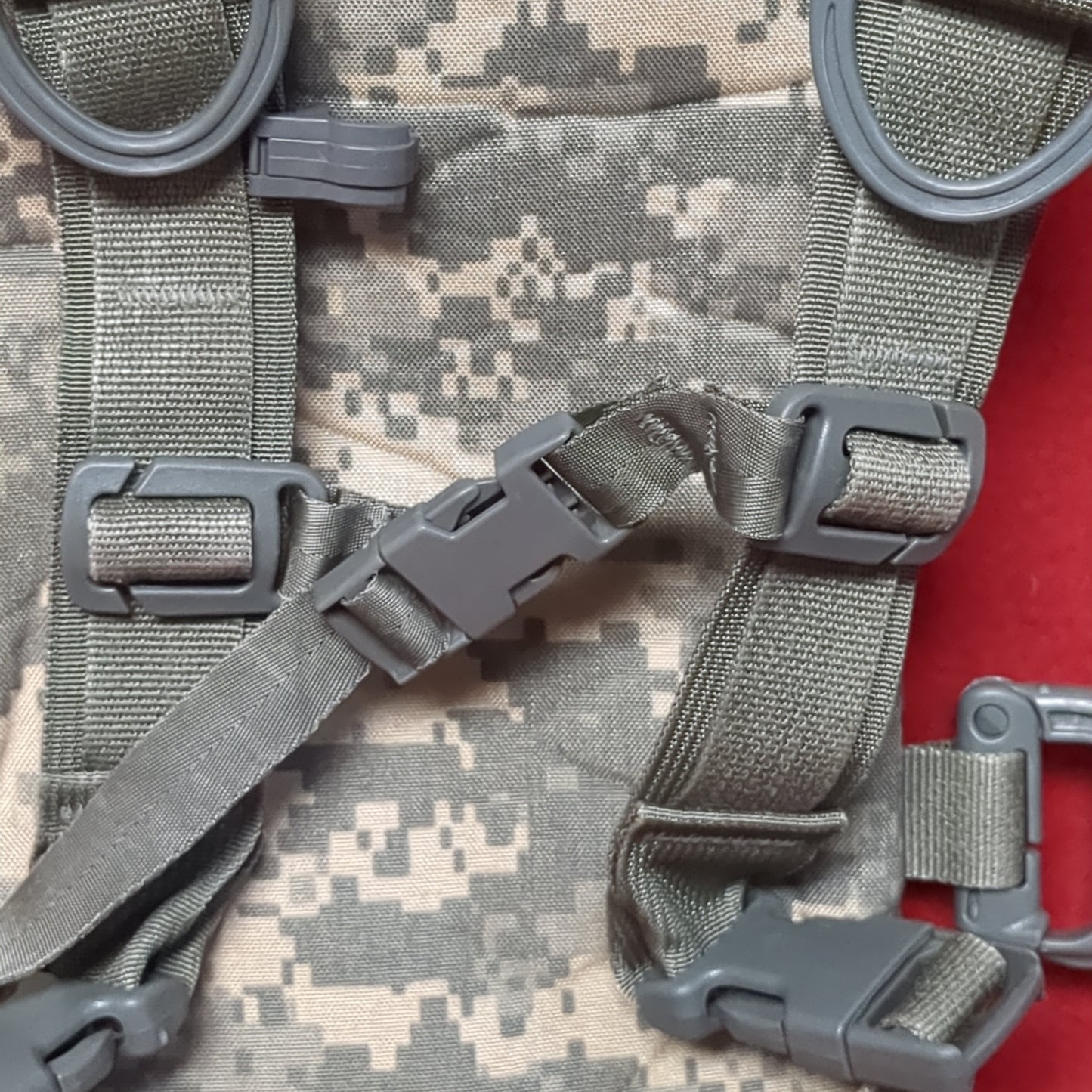 US Army ACU UCP Camelback Hydration System Carrier *Only* Excellent condition (09o- db3-MAY20)
