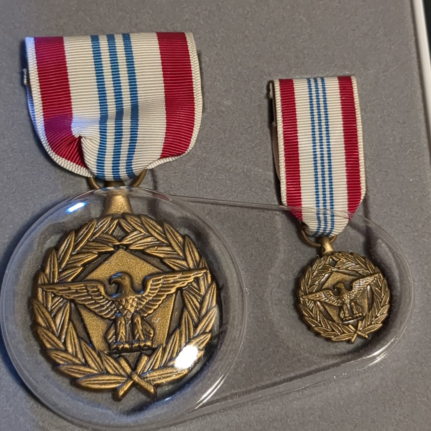 US Military Defense Meritorious Service Medal Mini Lapel Pin Ribbon Box Set Army (dc04)