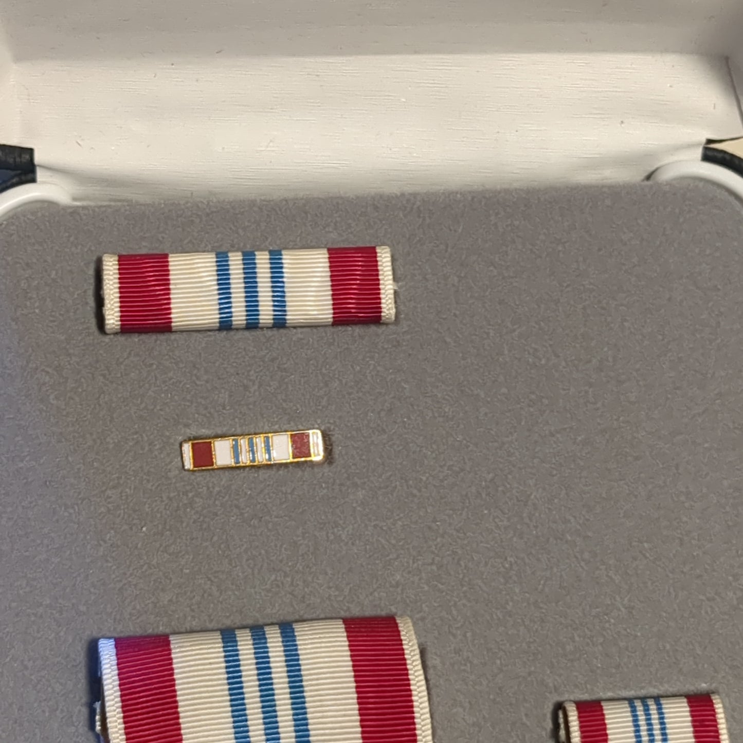 US Military Defense Meritorious Service Medal Mini Lapel Pin Ribbon Box Set Army (dc04)