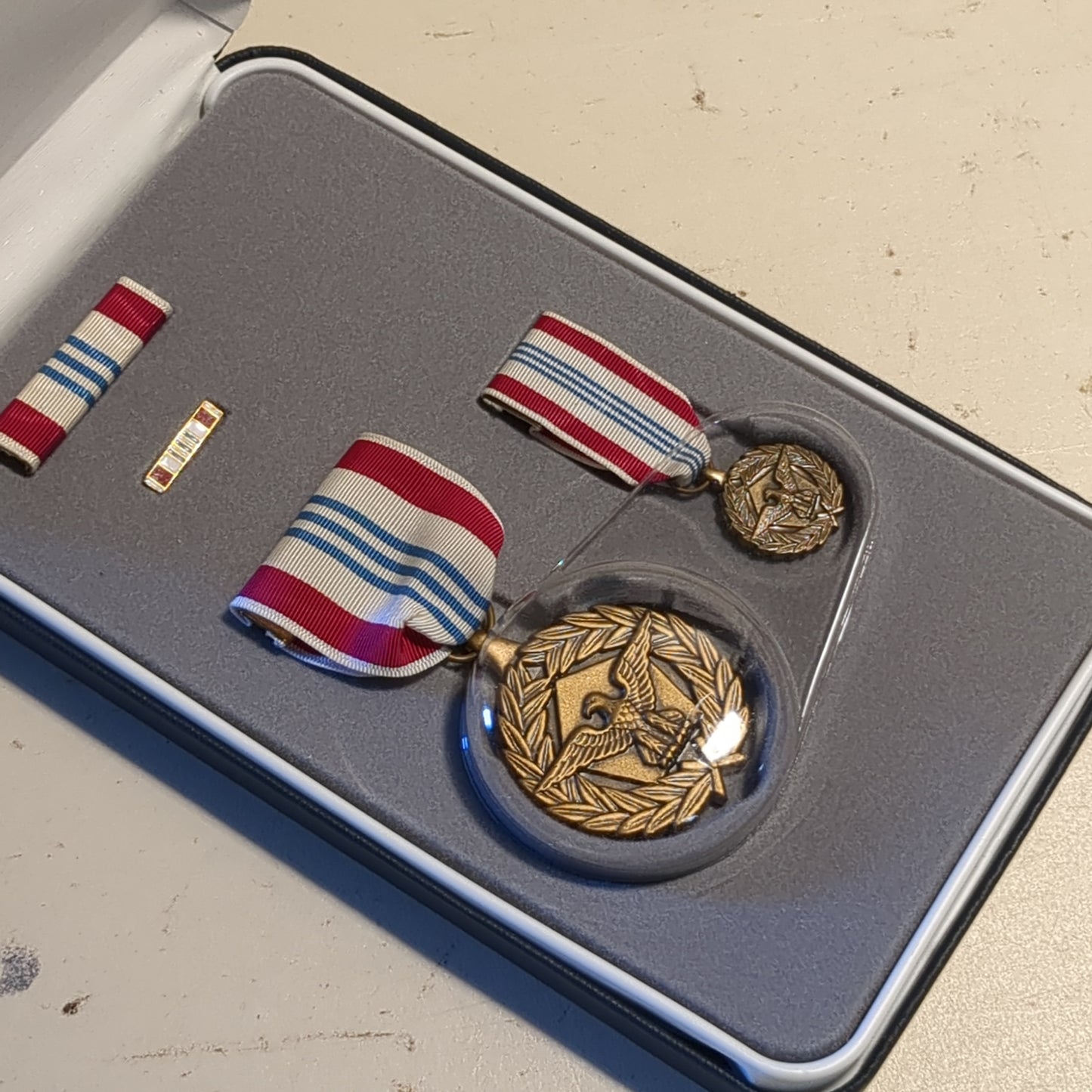 US Military Defense Meritorious Service Medal Mini Lapel Pin Ribbon Box Set Army (dc04)