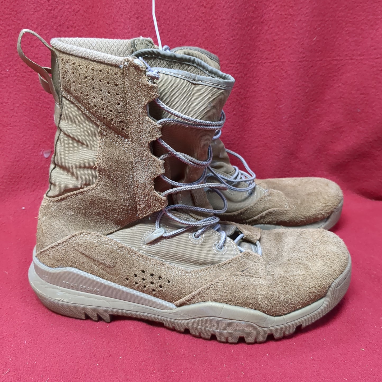 US Army Hot Weather Nike Combat Boots Desert Sand Size 7 (BA10-MAY100)