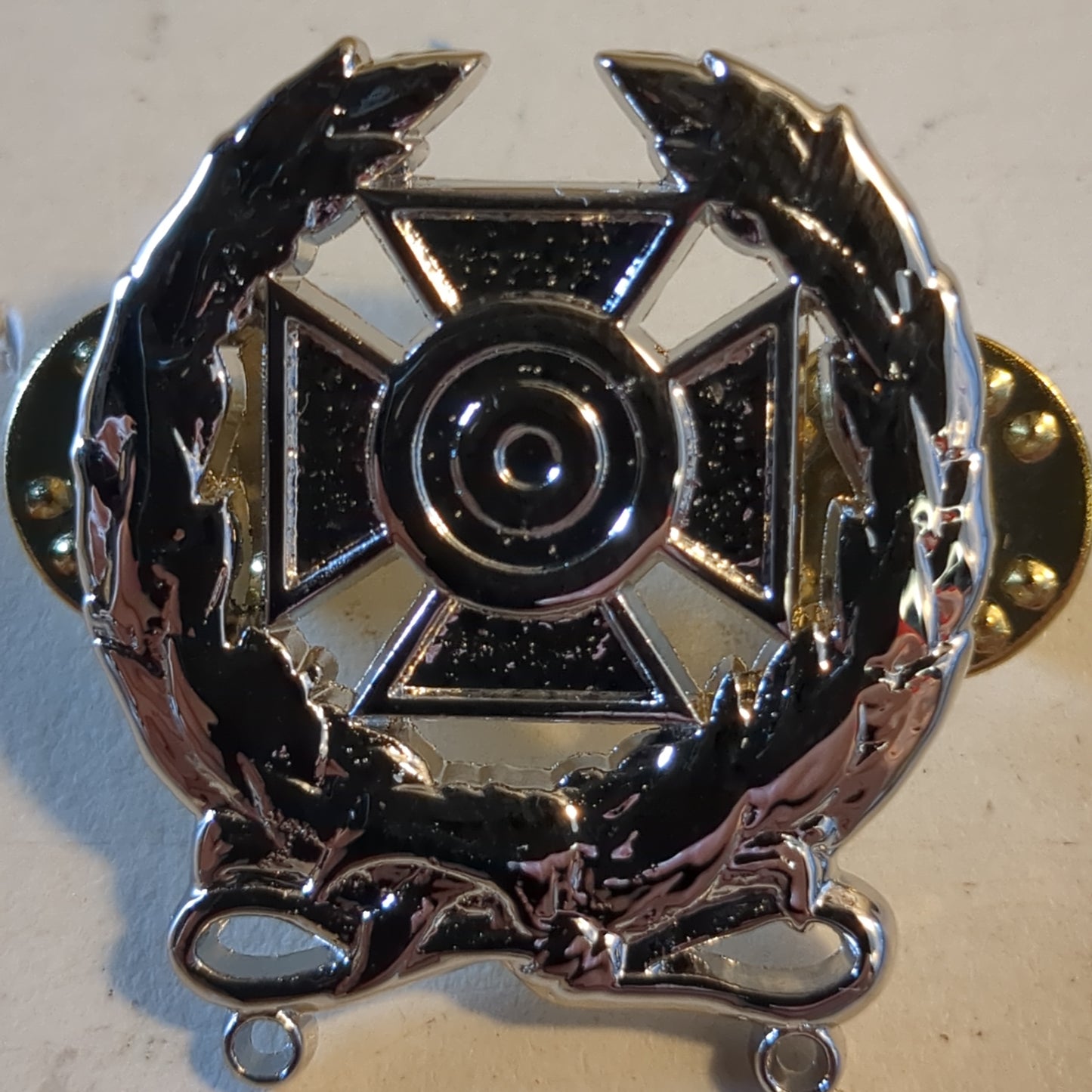 VINTAGE US Army EXPERT MARKSMANSHIP BADGE Pin (04cc43)