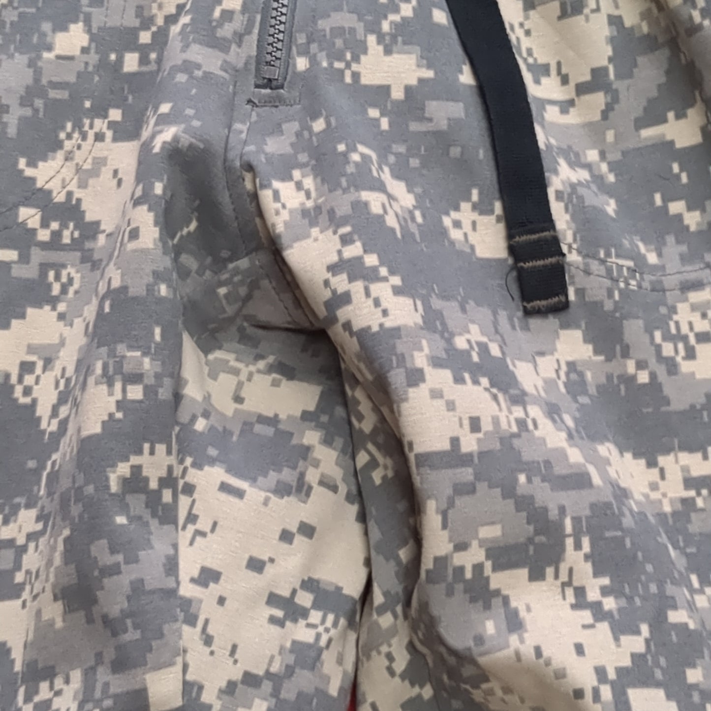 US Army Medium Regular ACU Light Weather Outer Layer (LWOL)Weather Pants Trousers Good Condition (fb16-MAY274)