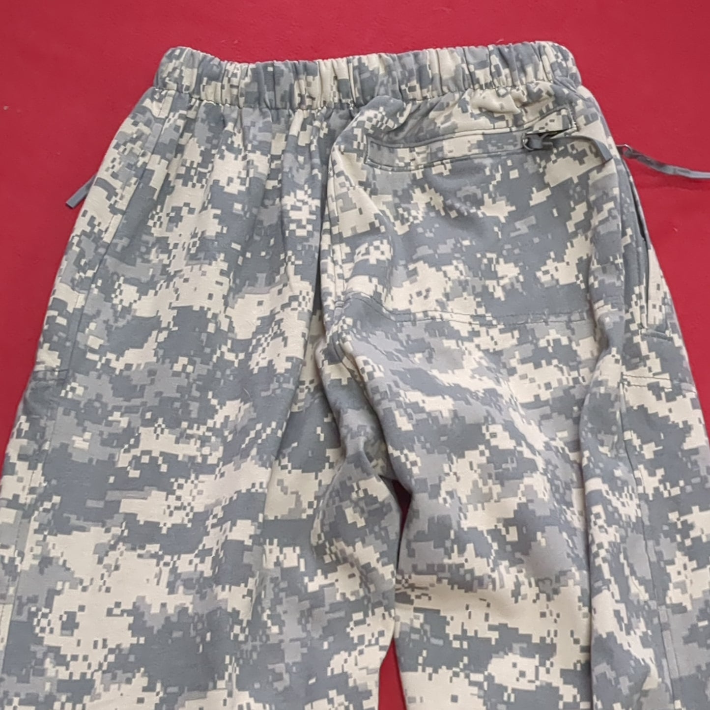 US Army Medium Regular ACU Light Weather Outer Layer (LWOL)Weather Pants Trousers Good Condition (fb16-MAY274)