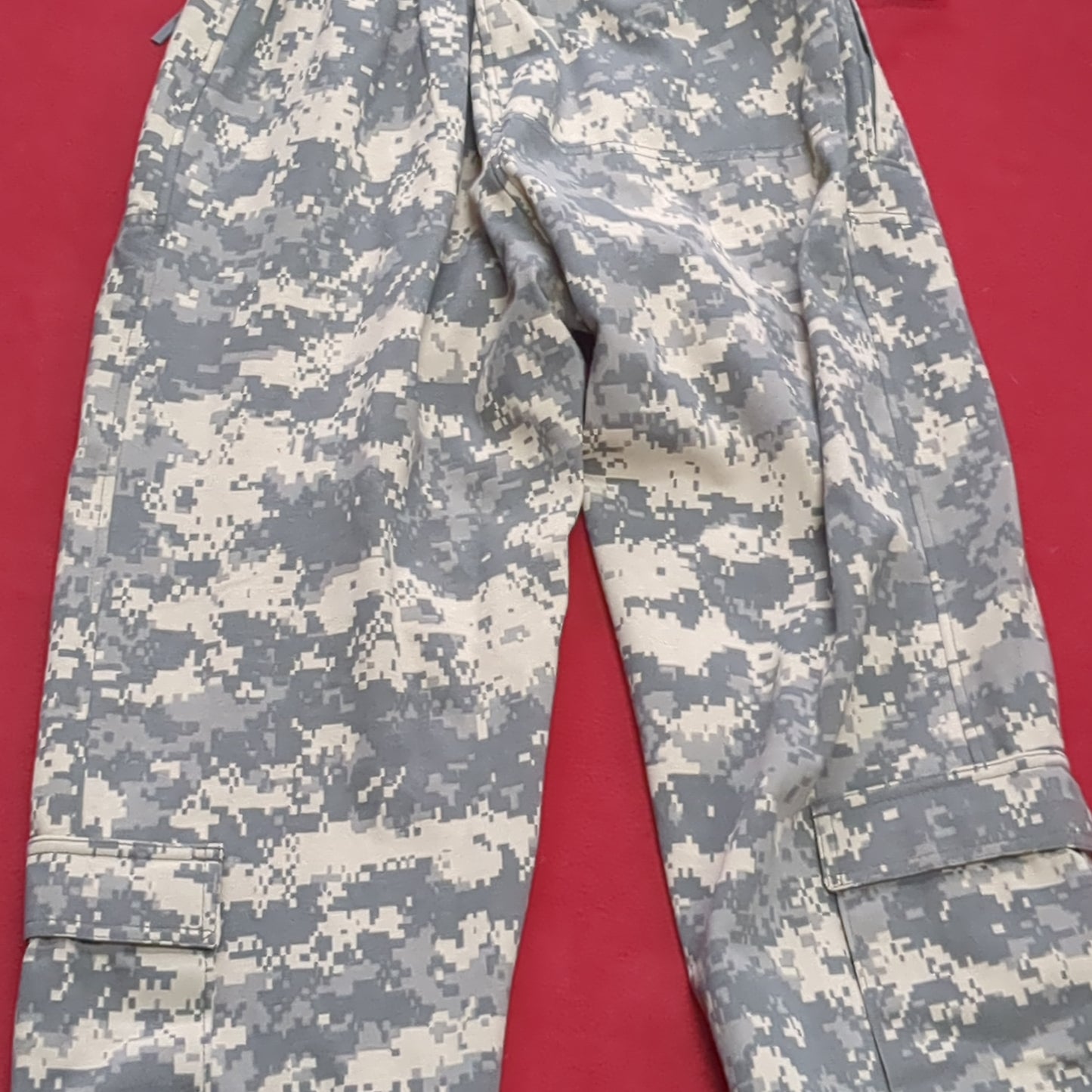 US Army Medium Regular ACU Light Weather Outer Layer (LWOL)Weather Pants Trousers Good Condition (fb16-MAY274)