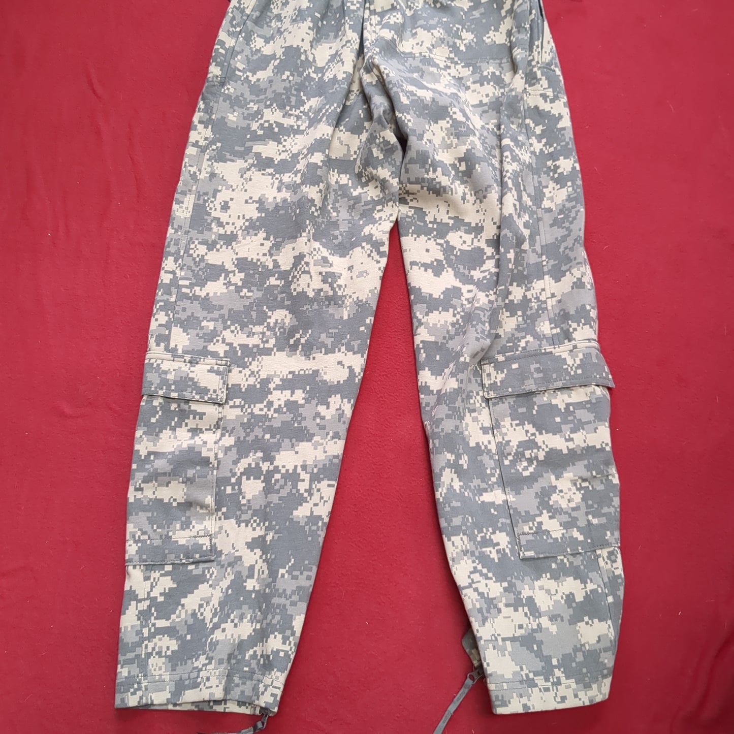 US Army Medium Regular ACU Light Weather Outer Layer (LWOL)Weather Pants Trousers Good Condition (fb16-MAY274)