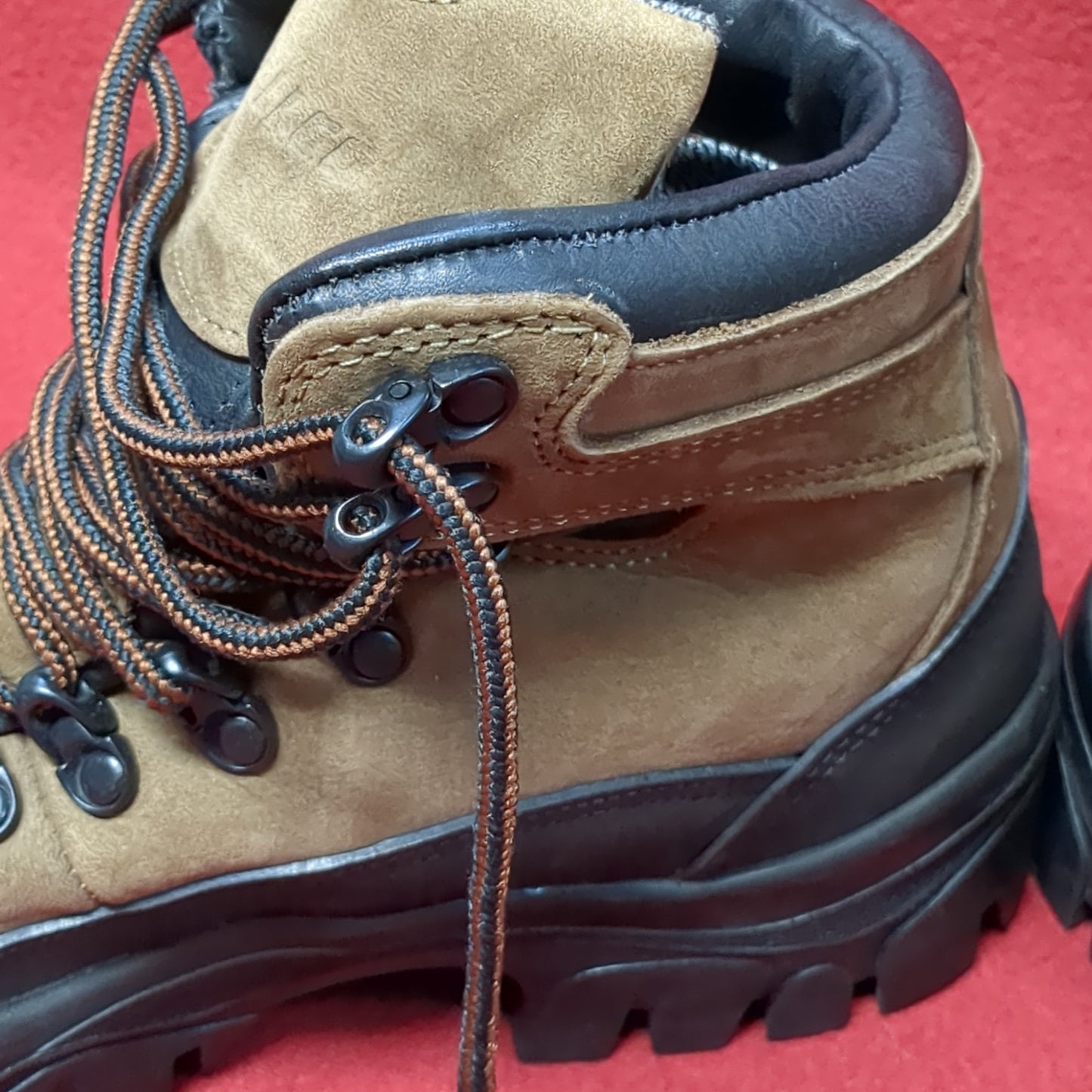 Wellco Brown Military Hiking Combat Boots size 4.5W (BA10-MAY283)