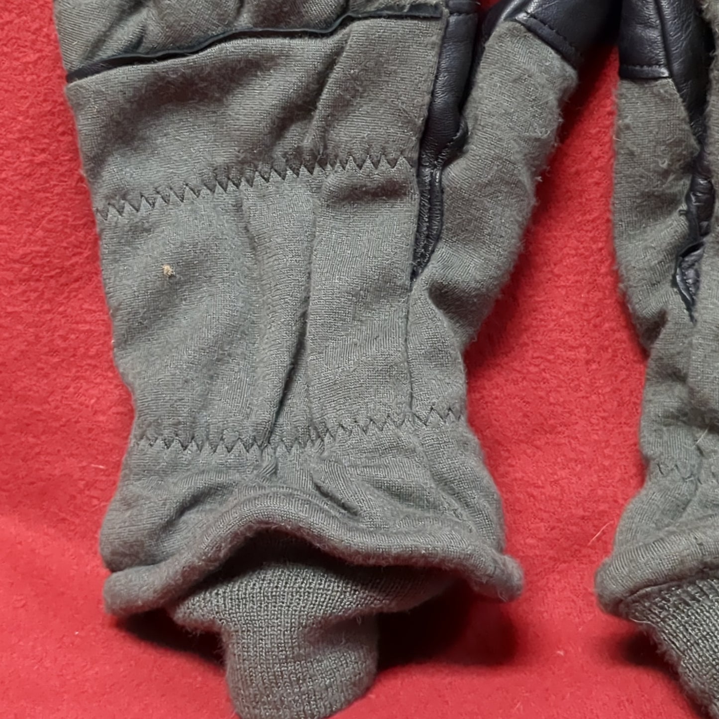 US Army Men's Medium (9) HAU-15/P Flyer's Intermediate Cold Weather Gloves (cb04-MAY324)