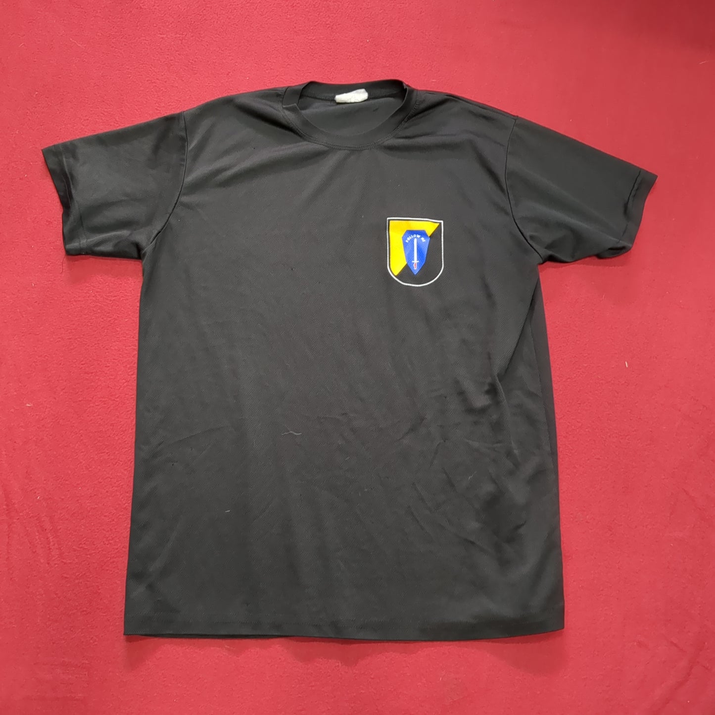 Small Black Tee Shirt Infantry "Follow ME" Used (fb07-MAY358)