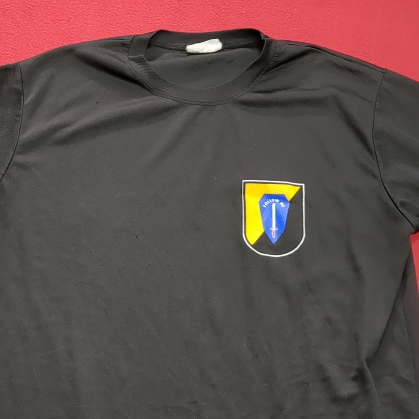 Small Black Tee Shirt Infantry "Follow ME" Used (fb07-MAY358)