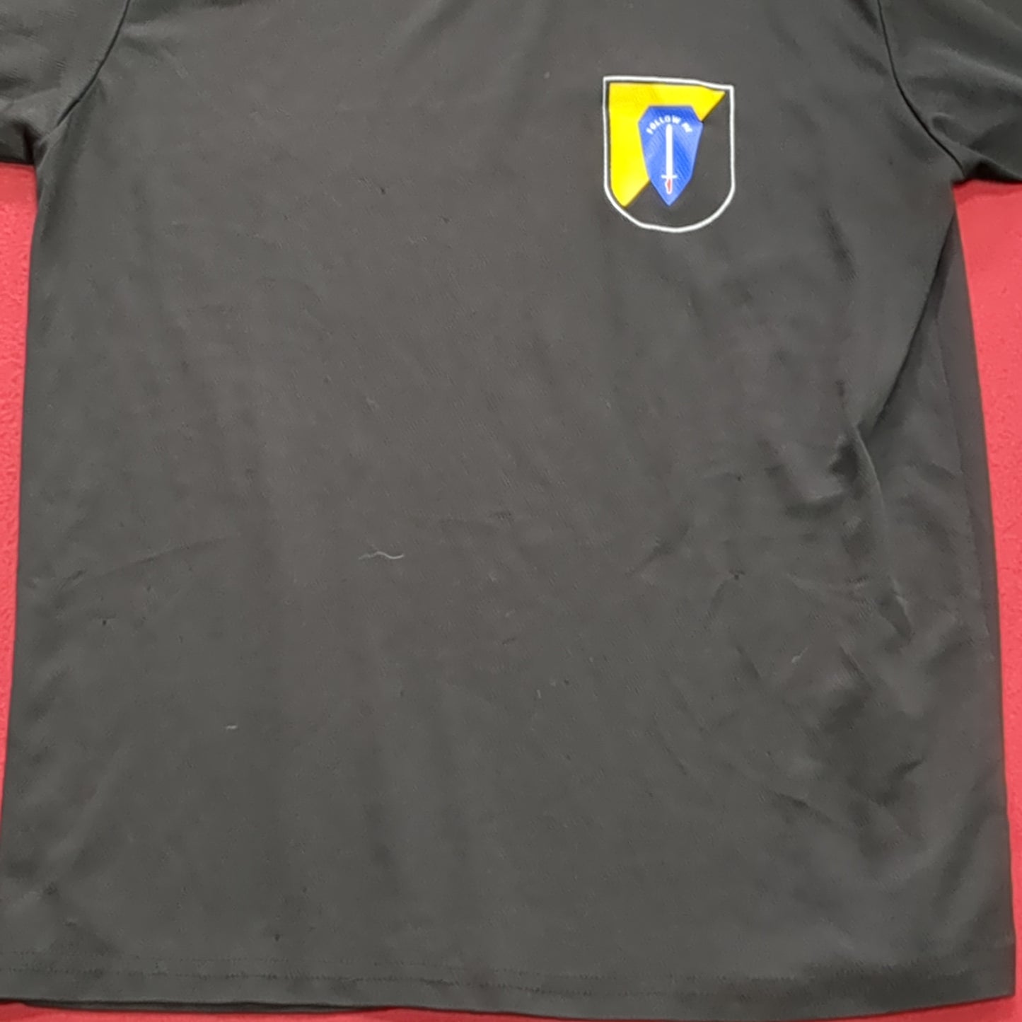 Small Black Tee Shirt Infantry "Follow ME" Used (fb07-MAY358)