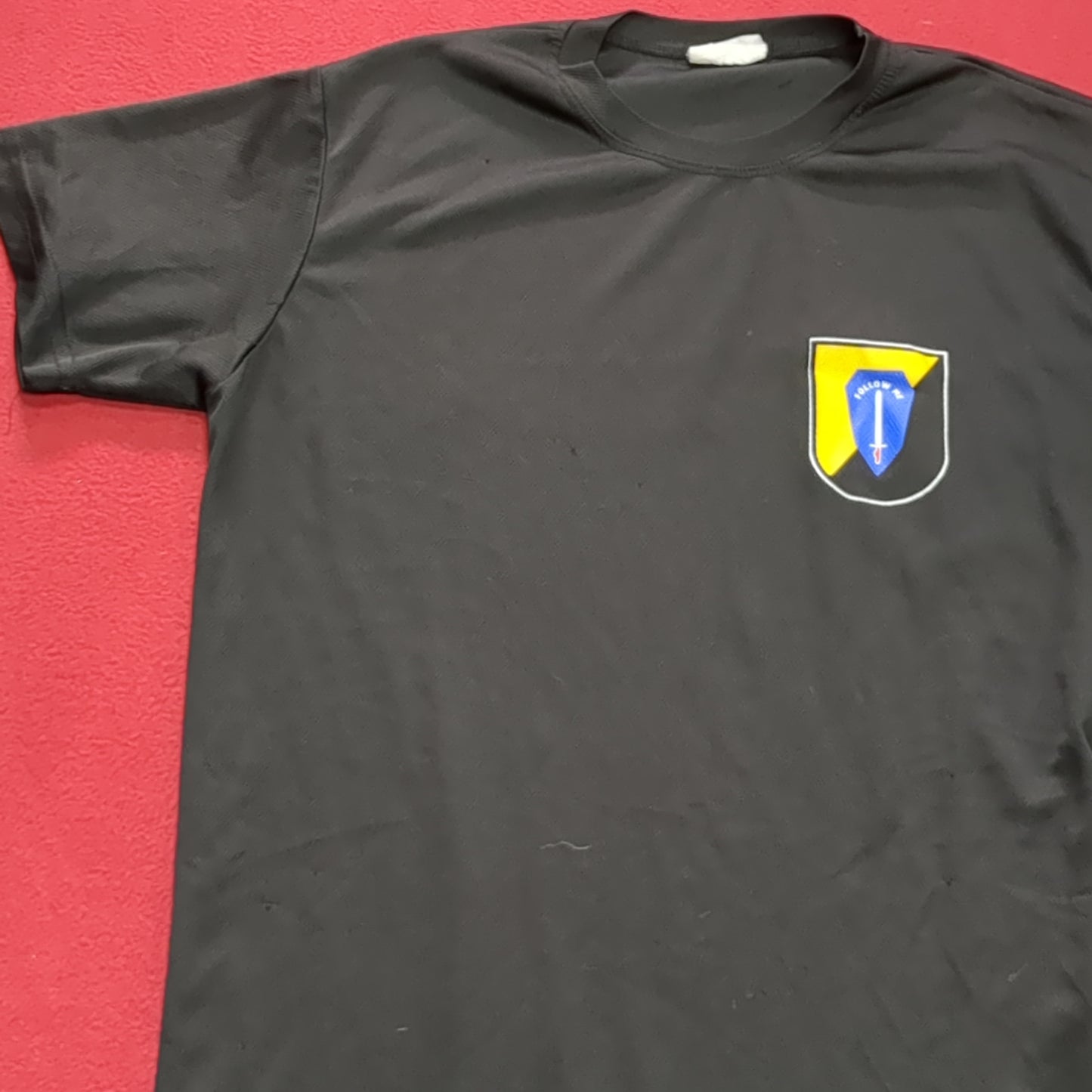 Small Black Tee Shirt Infantry "Follow ME" Used (fb07-MAY358)