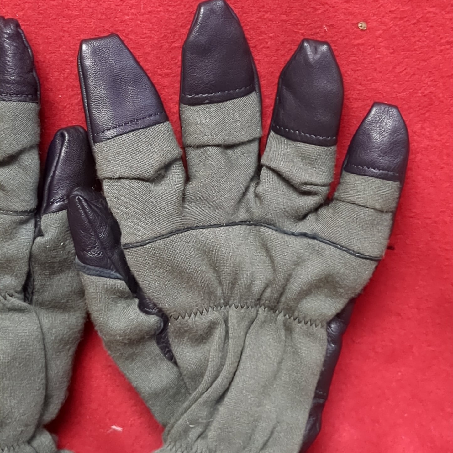 US Army Men's Medium (9) HAU-15/P Flyer's Intermediate Cold Weather Gloves (cb04-MAY367)