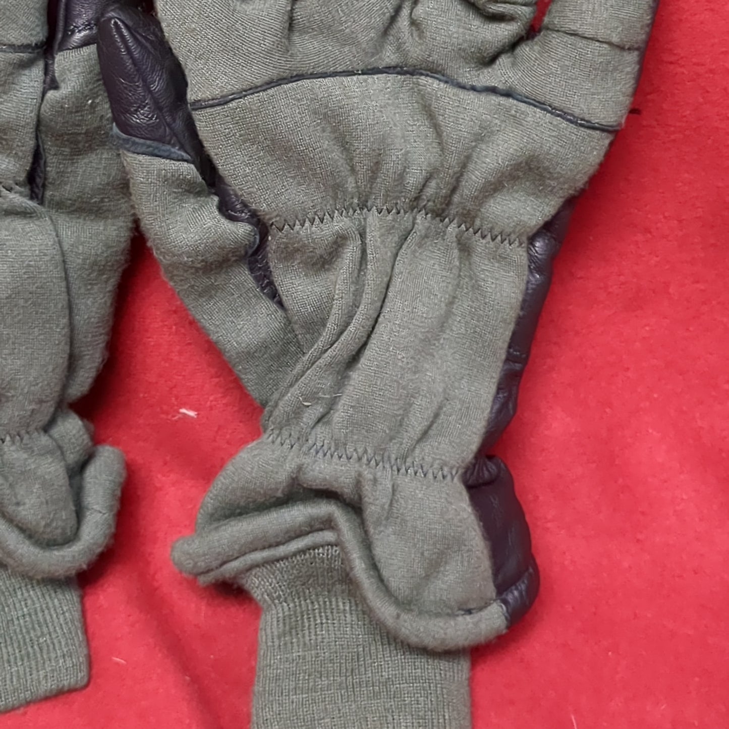 US Army Men's Medium (9) HAU-15/P Flyer's Intermediate Cold Weather Gloves (cb04-MAY367)
