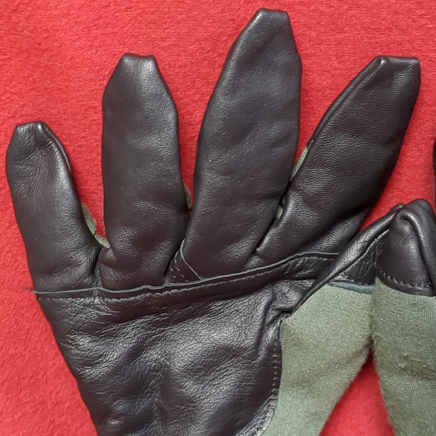 US Army Men's Medium (9) HAU-15/P Flyer's Intermediate Cold Weather Gloves (cb04-MAY367)
