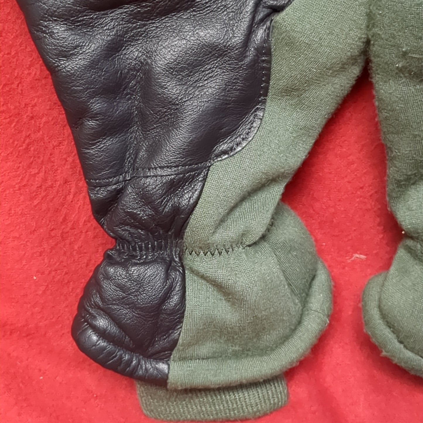 US Army Men's Medium (9) HAU-15/P Flyer's Intermediate Cold Weather Gloves (cb04-MAY367)