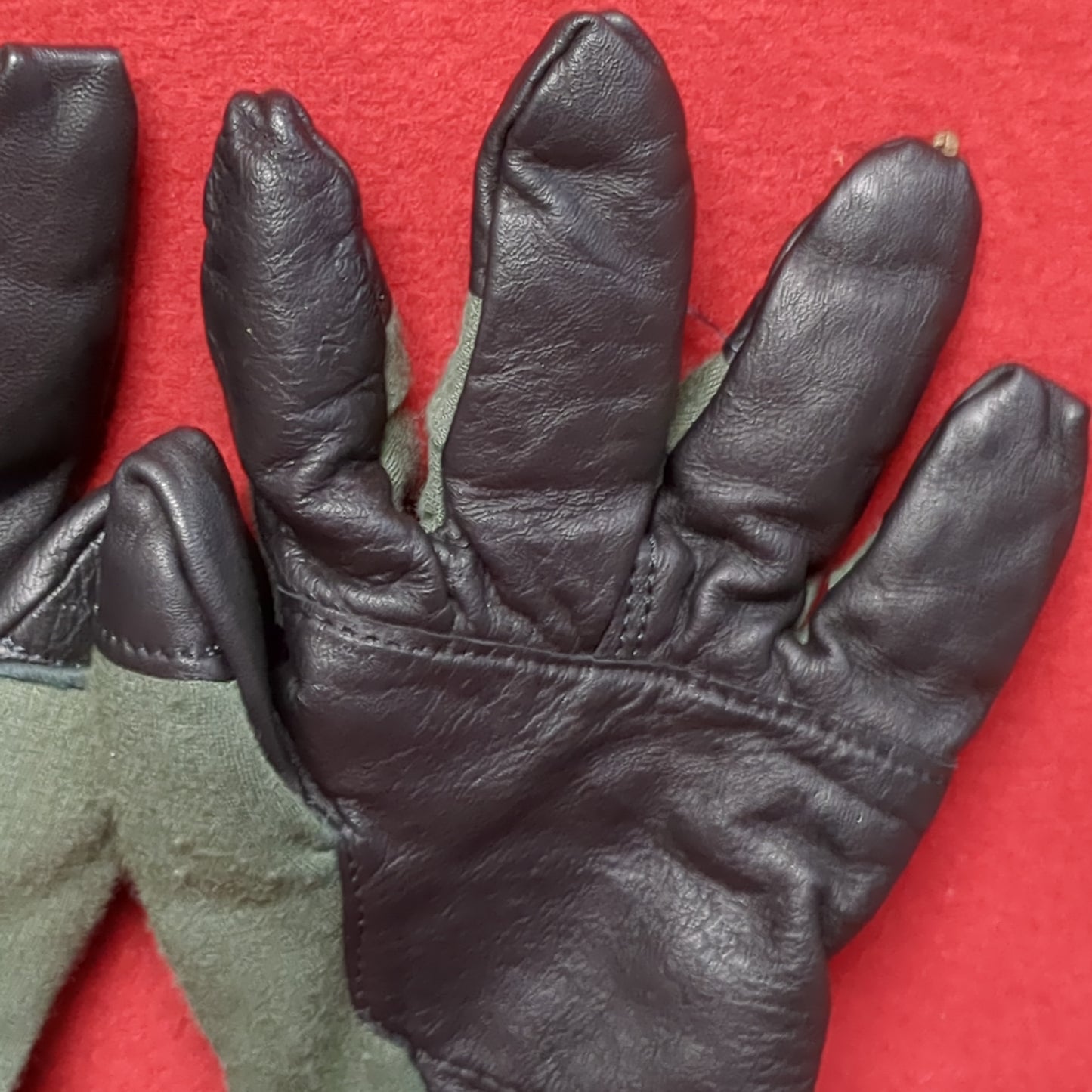 US Army Men's Medium (9) HAU-15/P Flyer's Intermediate Cold Weather Gloves (cb04-MAY367)
