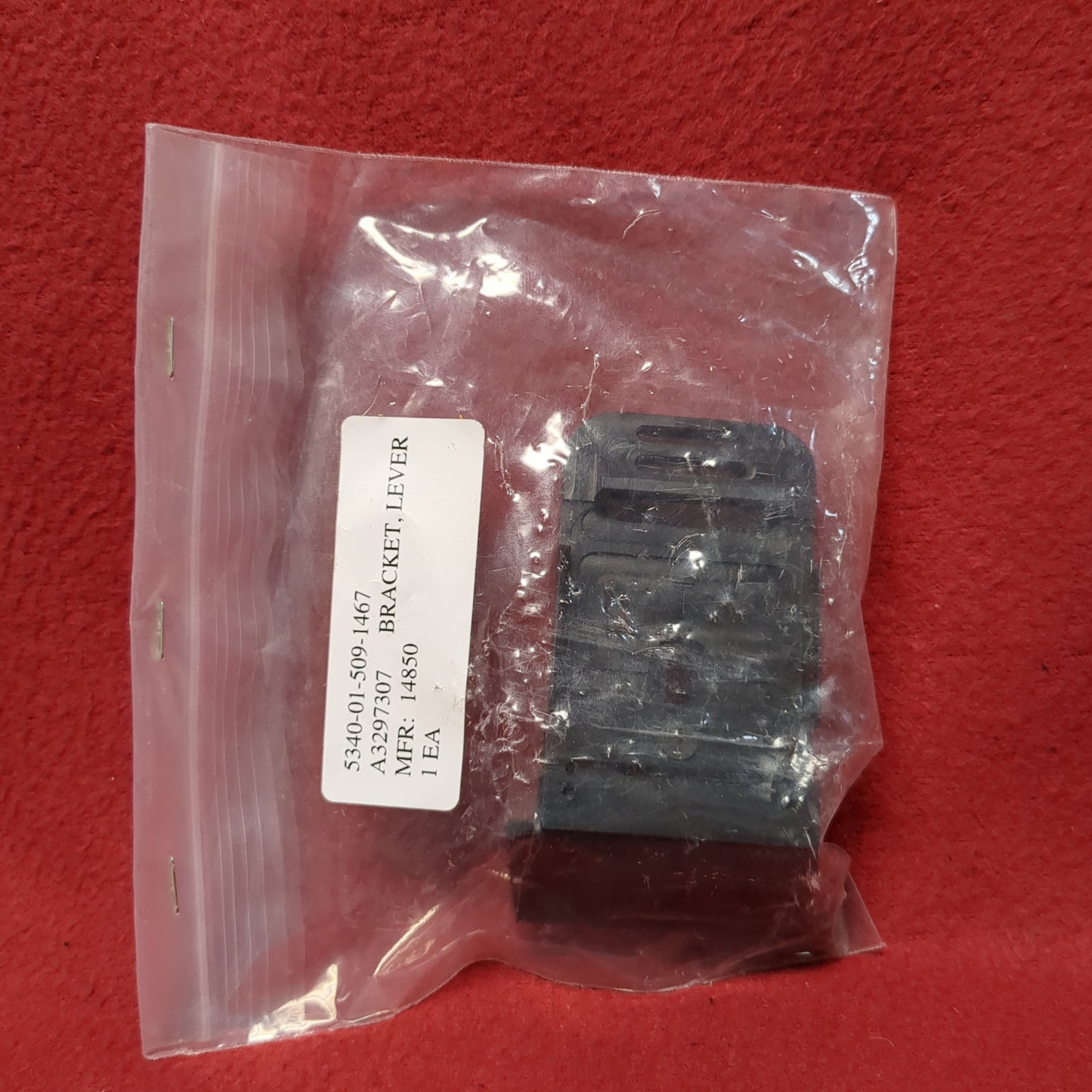 NOS US Army Black Bracket Lever NVG Helmet Base Plate w Screw (BAR ac04-JUN18)