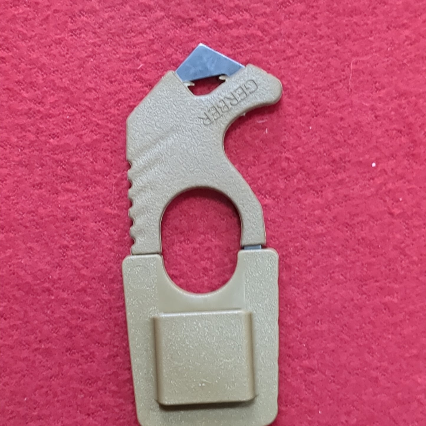 NOS Gerber Rescue Hook Seatbelt Strap Cutter Glass Breaker Case Malice Belt Clip (ifak2 ac08-GUA122)