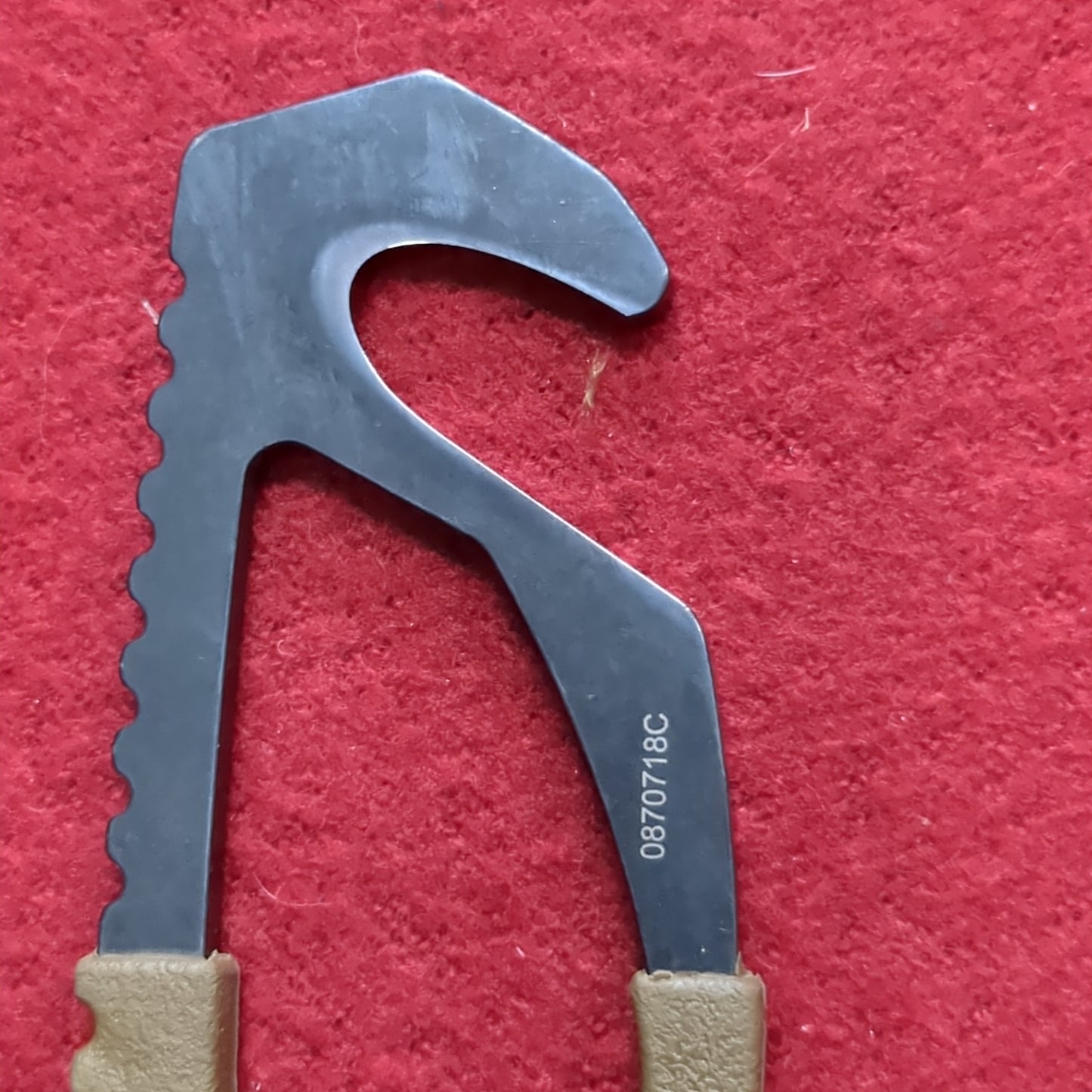 NOS Gerber Rescue Hook Seatbelt Strap Cutter Glass Breaker Case Malice Belt Clip (ifak2 ac08-GUA122)