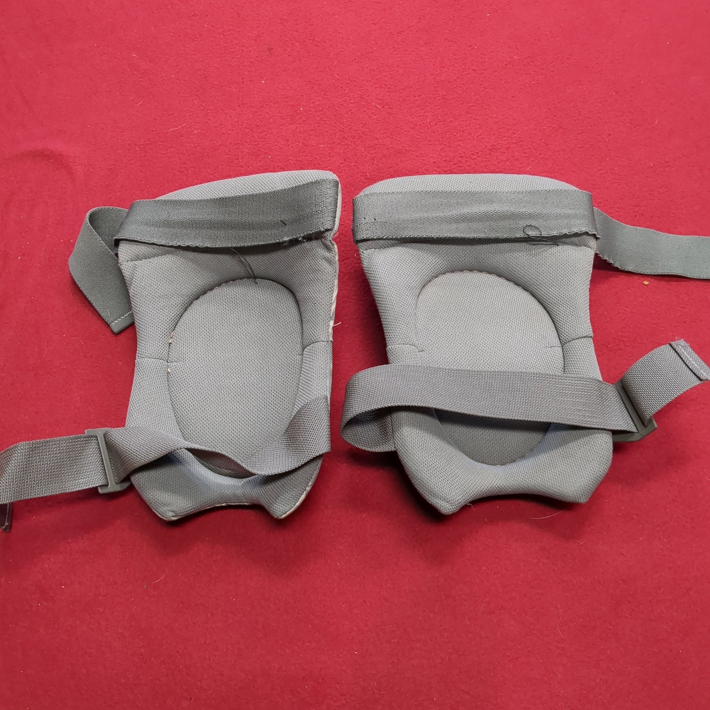US Army Mcguire-Nicholas Ripple ACU/UCP Knee Pads Good Condition (da12-AUG33)