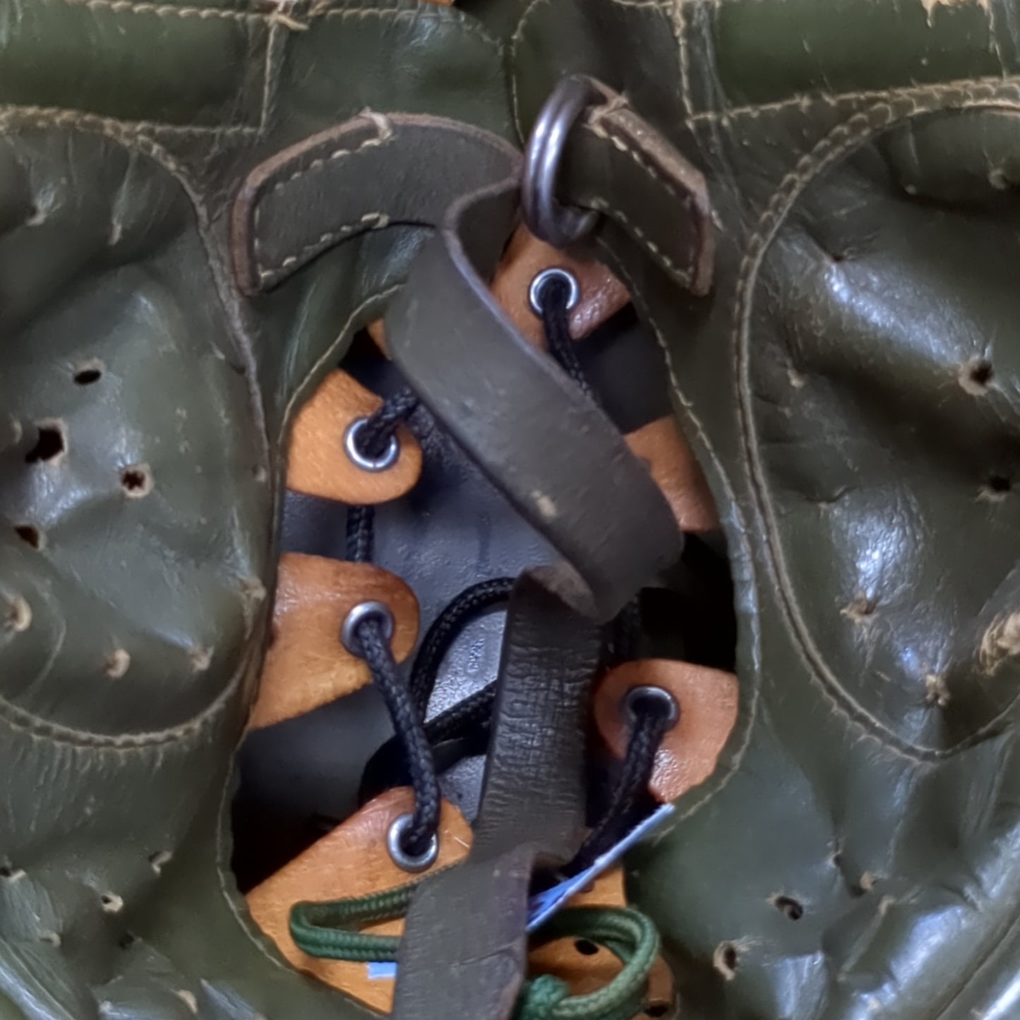 Vintage 1976 French Paratrooper Helmet (aa09-88)