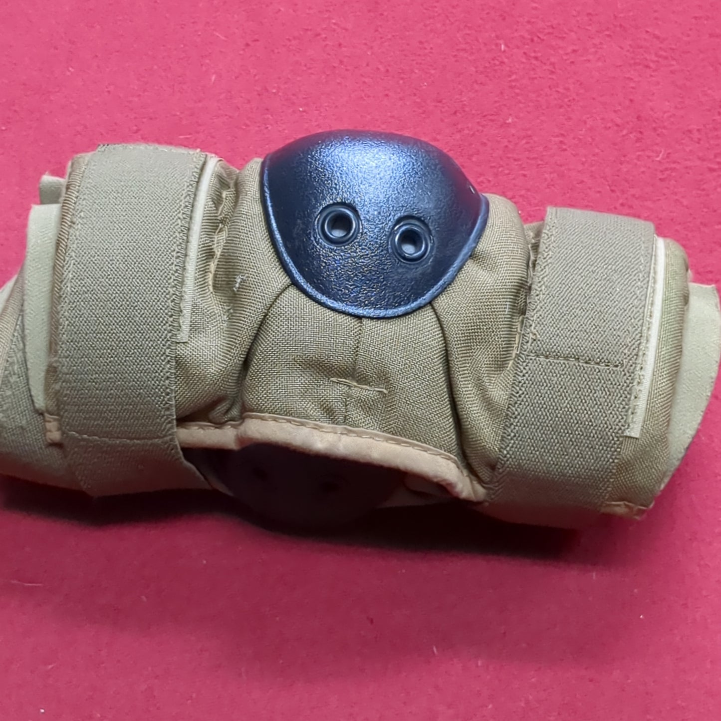 BIJAN'S Medium US Military Issue Coyote Elbow Pads (aa07-5)