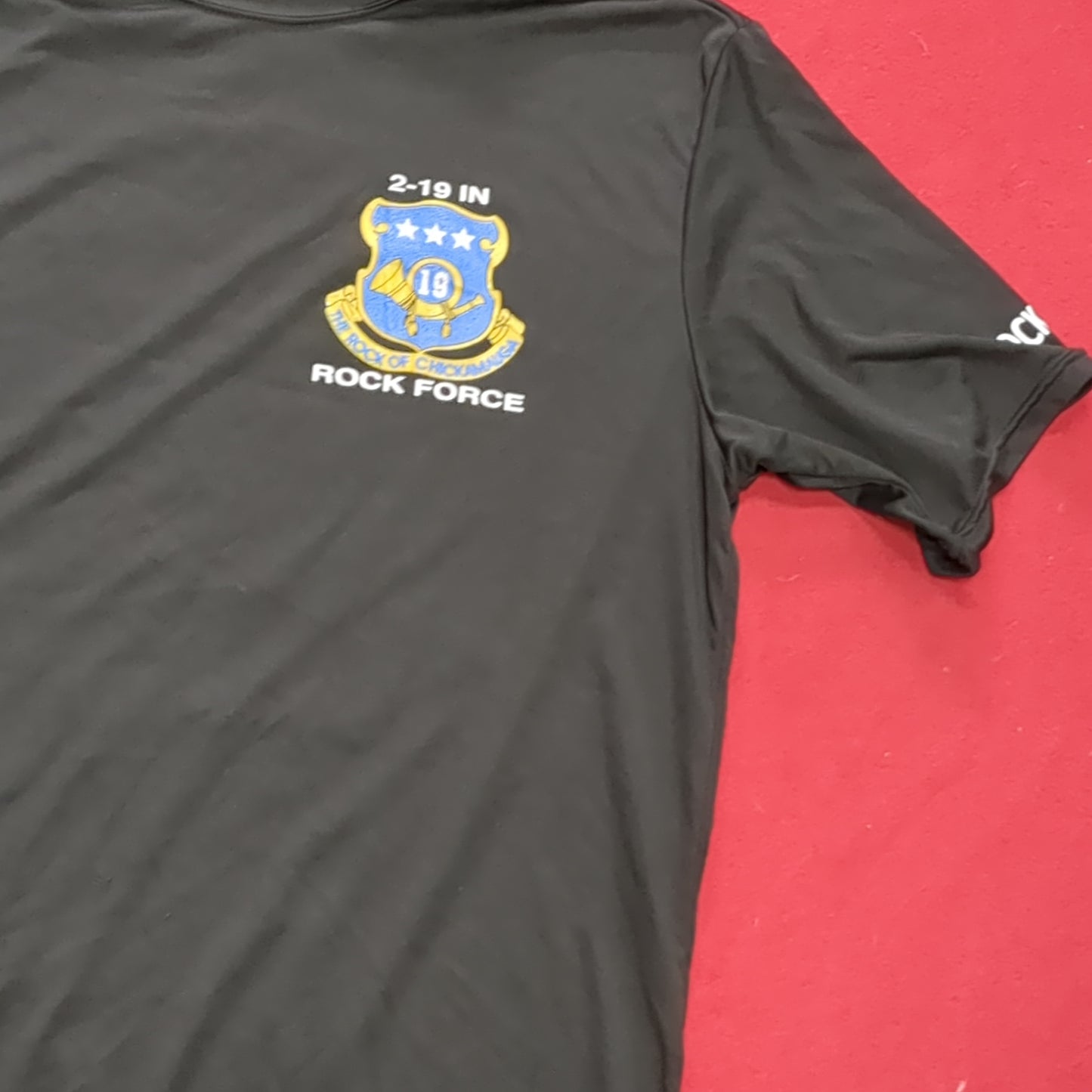 US Army Large Black Rock Force T-Shirt Excellent Condition (fb10-AUG202)
