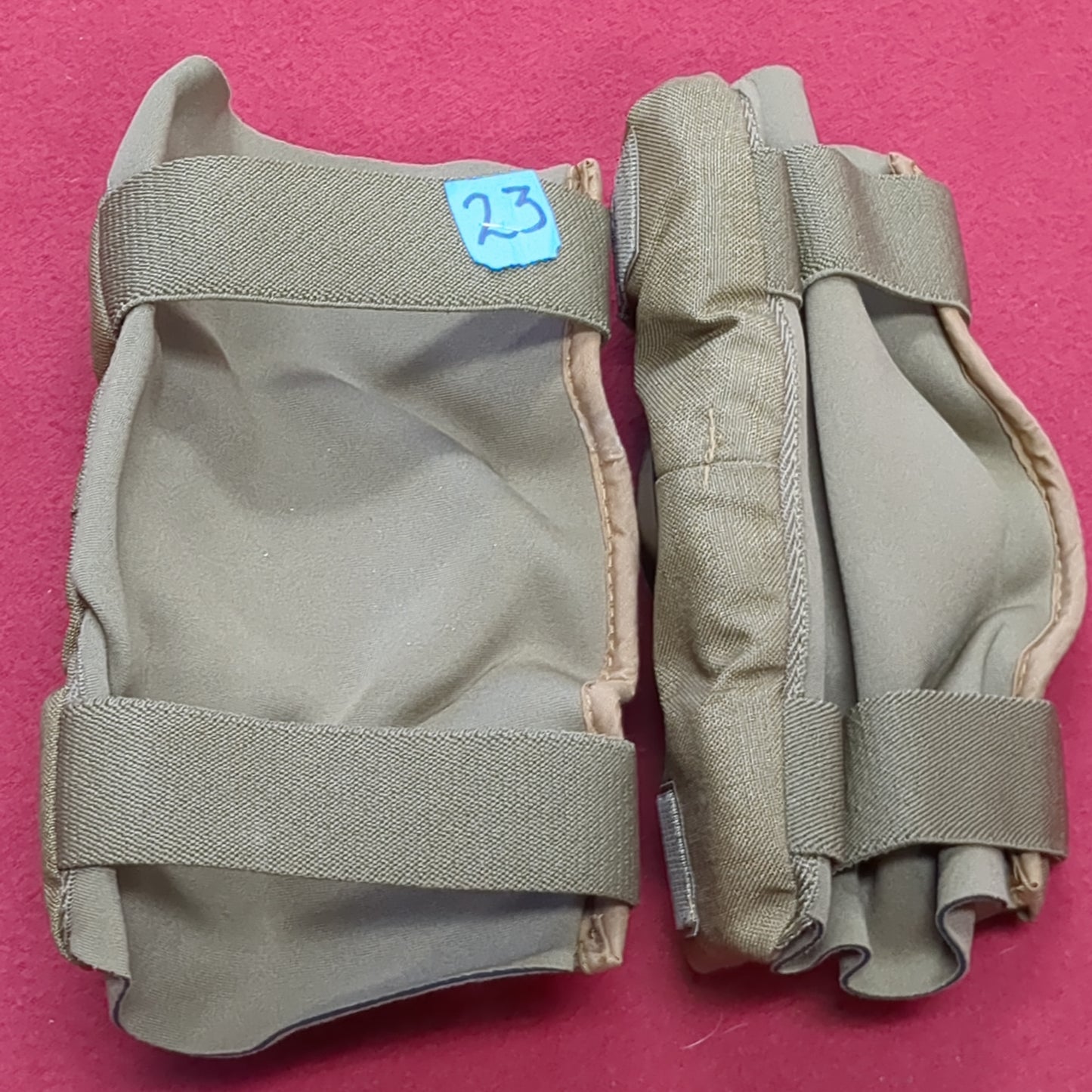 US Army Coyote Elbow Pads Size Large (cb04-23)