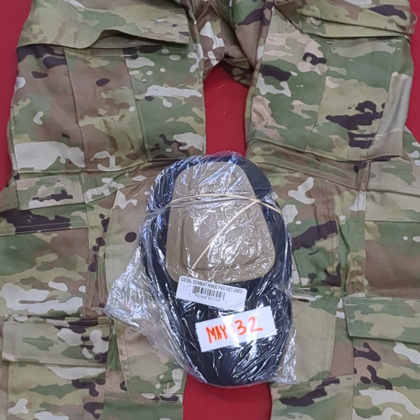 Medium Short Combat Pants with Khaki Knee Pads Protective Tactical Assault Used (db09-apg10)