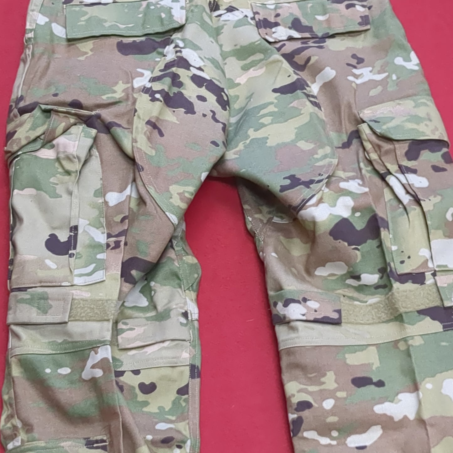 Medium Short Combat Pants with Khaki Knee Pads Protective Tactical Assault Used (db09-apg10)
