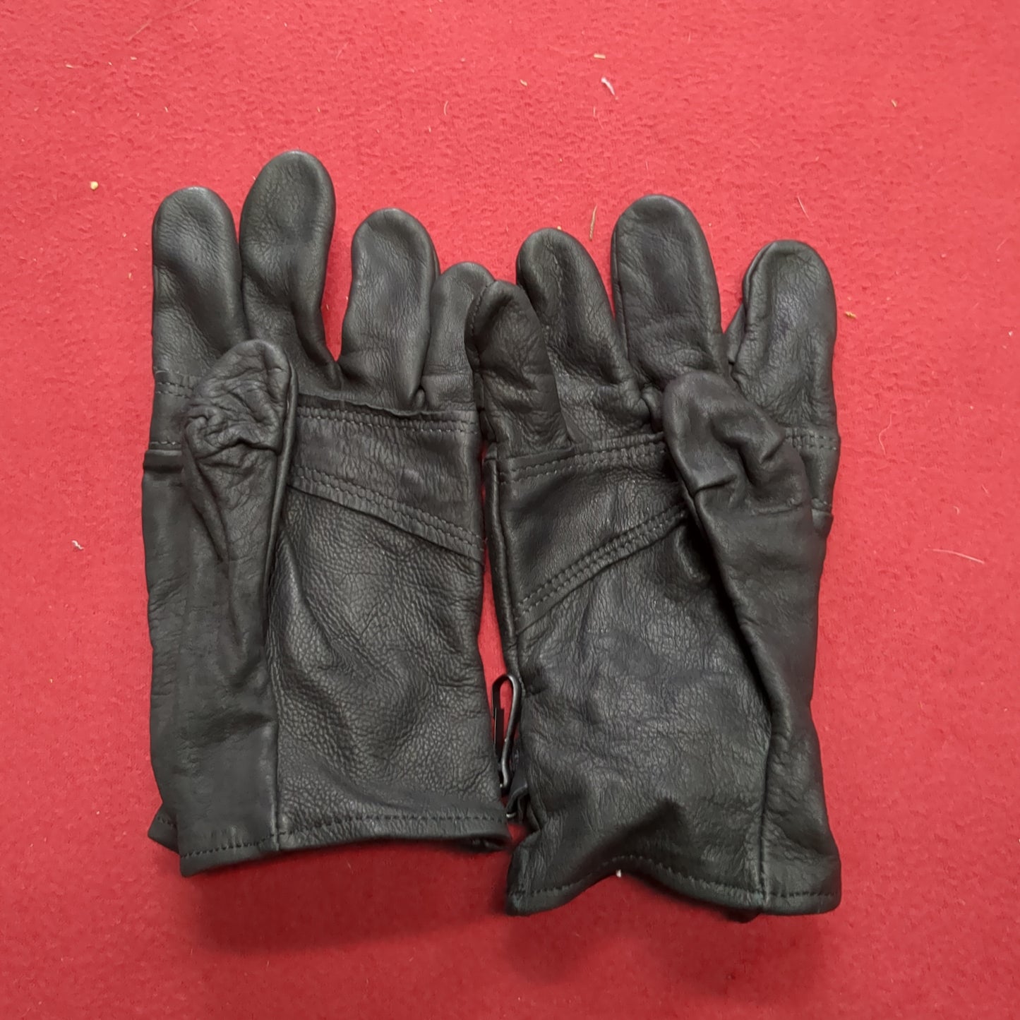 Pair of Black Leather Cold/Wet Weather Gloves Size 5 (cb03-AUG252)