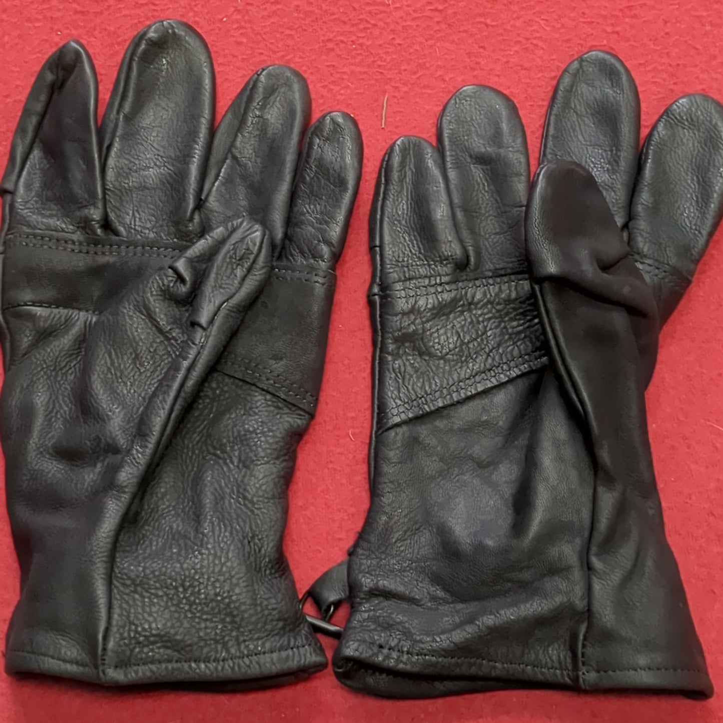 Pair of Black Leather Cold/Wet Weather Gloves Size 5 (cb03-AUG253)