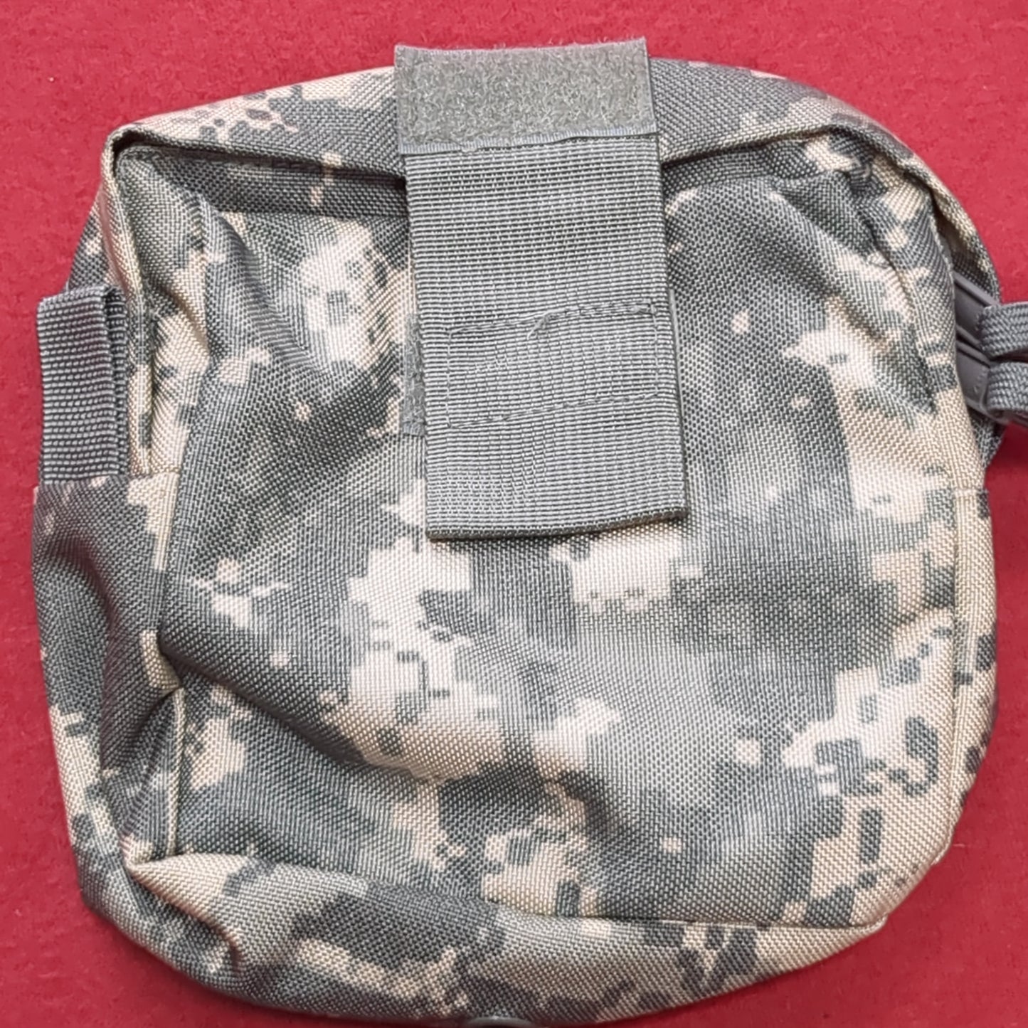 US Army Load Carrying Medical Pouch UCP ACU Molle II Excellent Condition (fb12-AUG268)