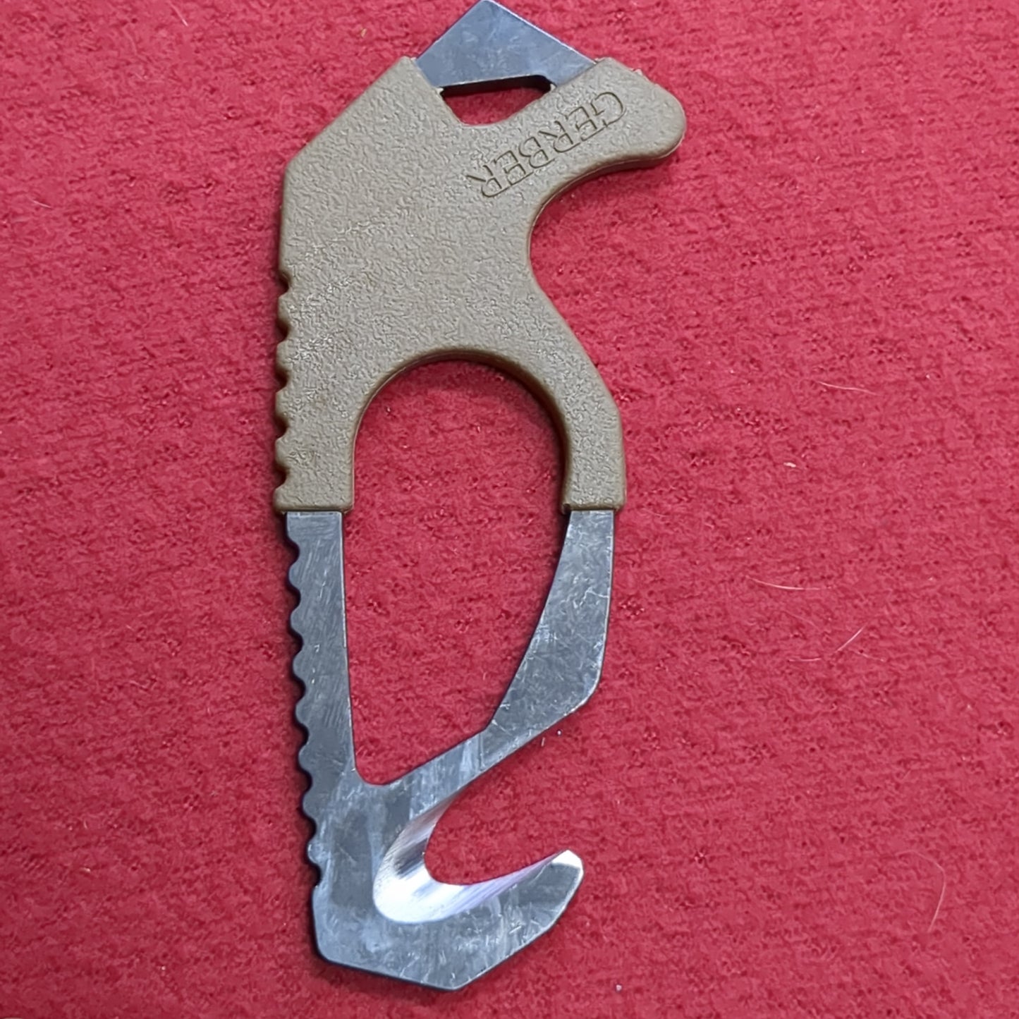 NOS Gerber Rescue Hook Seatbelt Strap Cutter Glass Breaker Case Malice Belt Clip Excellent (01g 35cr- ca3-AUG396)