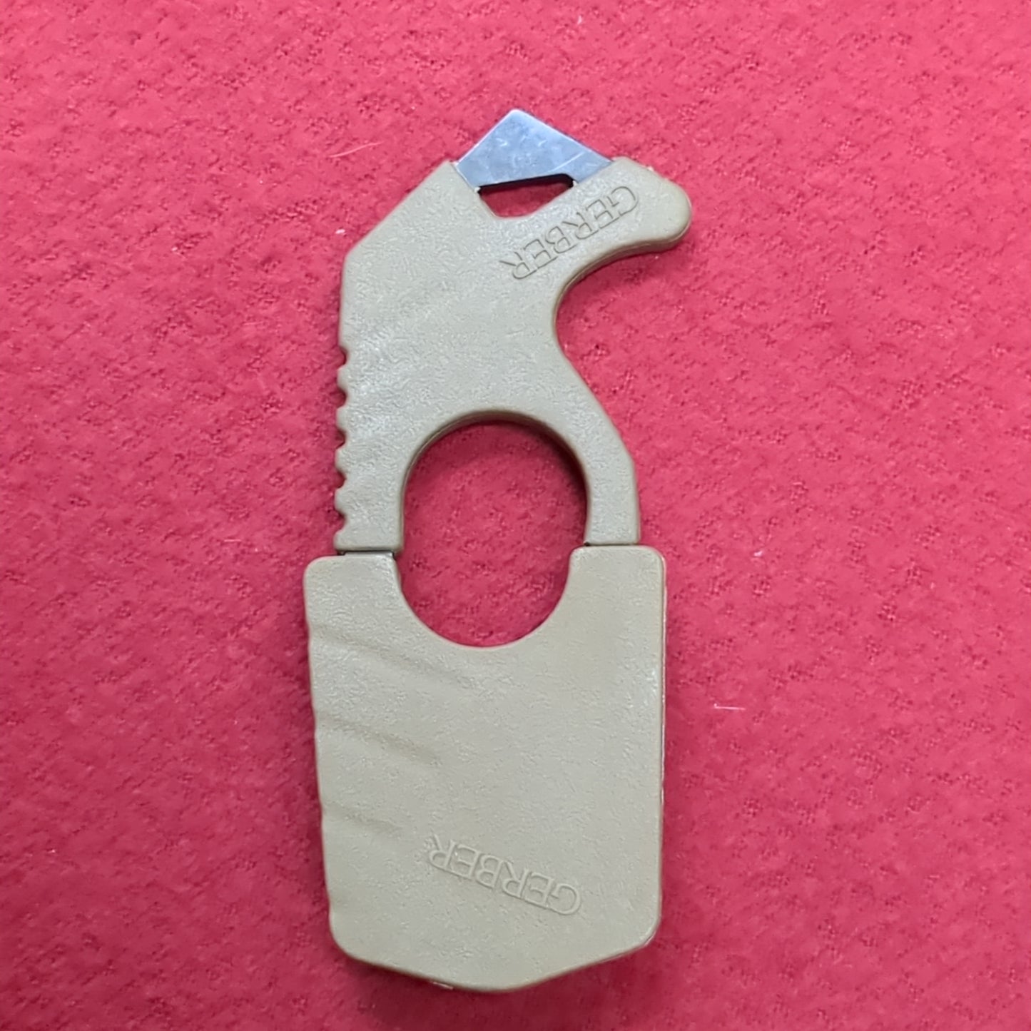 NOS Gerber Rescue Hook Seatbelt Strap Cutter Glass Breaker Case Malice Belt Clip Excellent (01g 35cr- ca3-AUG396)