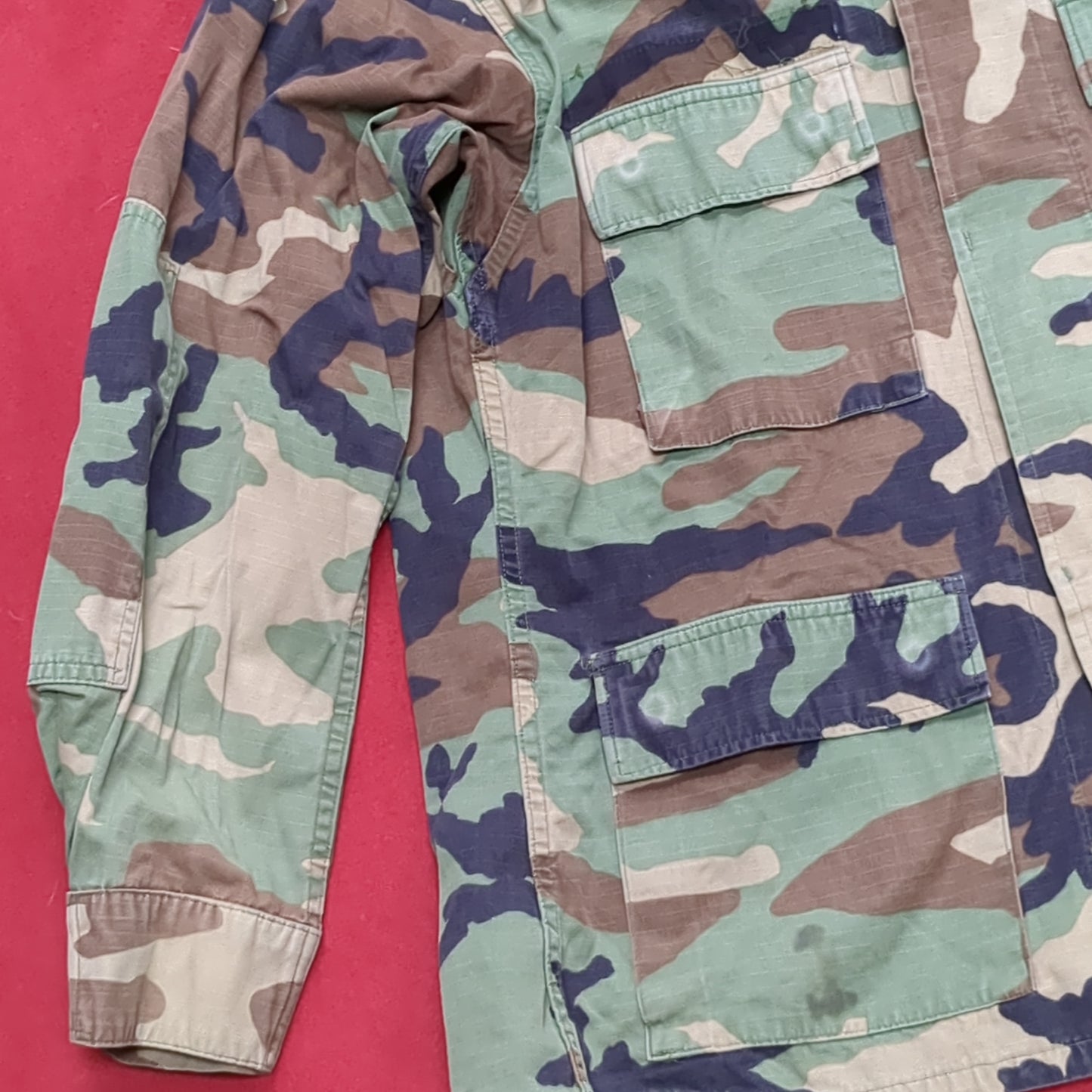 US Army MEDIUM SHORT Uniform Top BDU WOODLAND Pattern Good Condition (14o db4-31)