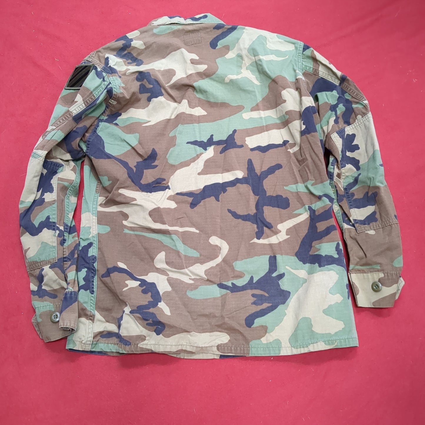 US Army MEDIUM SHORT Uniform Top BDU WOODLAND Pattern Good Condition (14o db4-31)