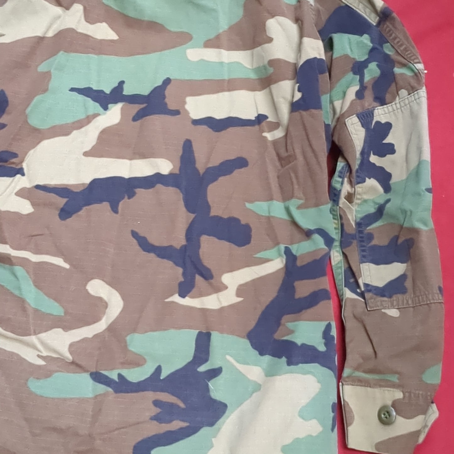 US Army MEDIUM SHORT Uniform Top BDU WOODLAND Pattern Good Condition (14o db4-31)