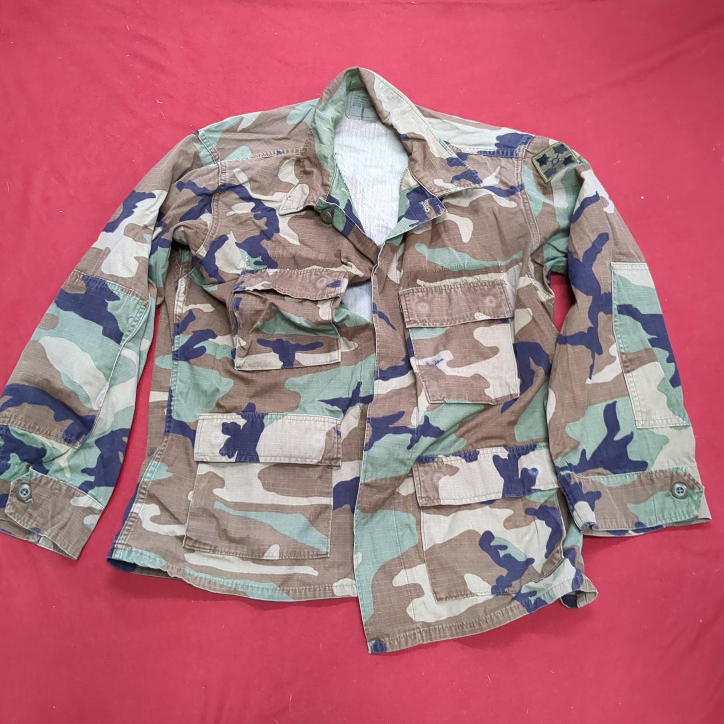 US Army MEDIUM SHORT Uniform Top BDU WOODLAND Pattern Good Condition (14o db4-35)