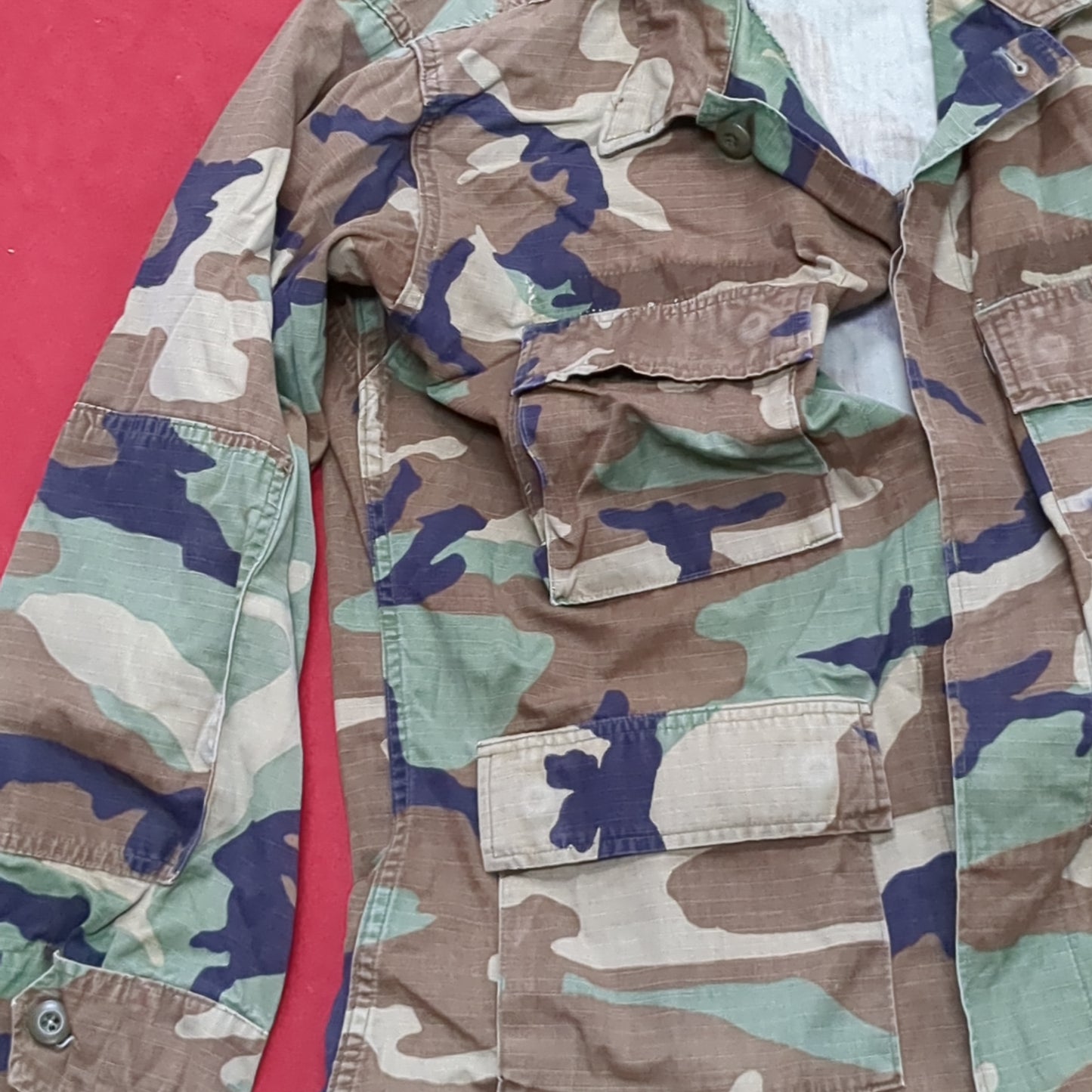 US Army MEDIUM SHORT Uniform Top BDU WOODLAND Pattern Good Condition (14o db4-35)