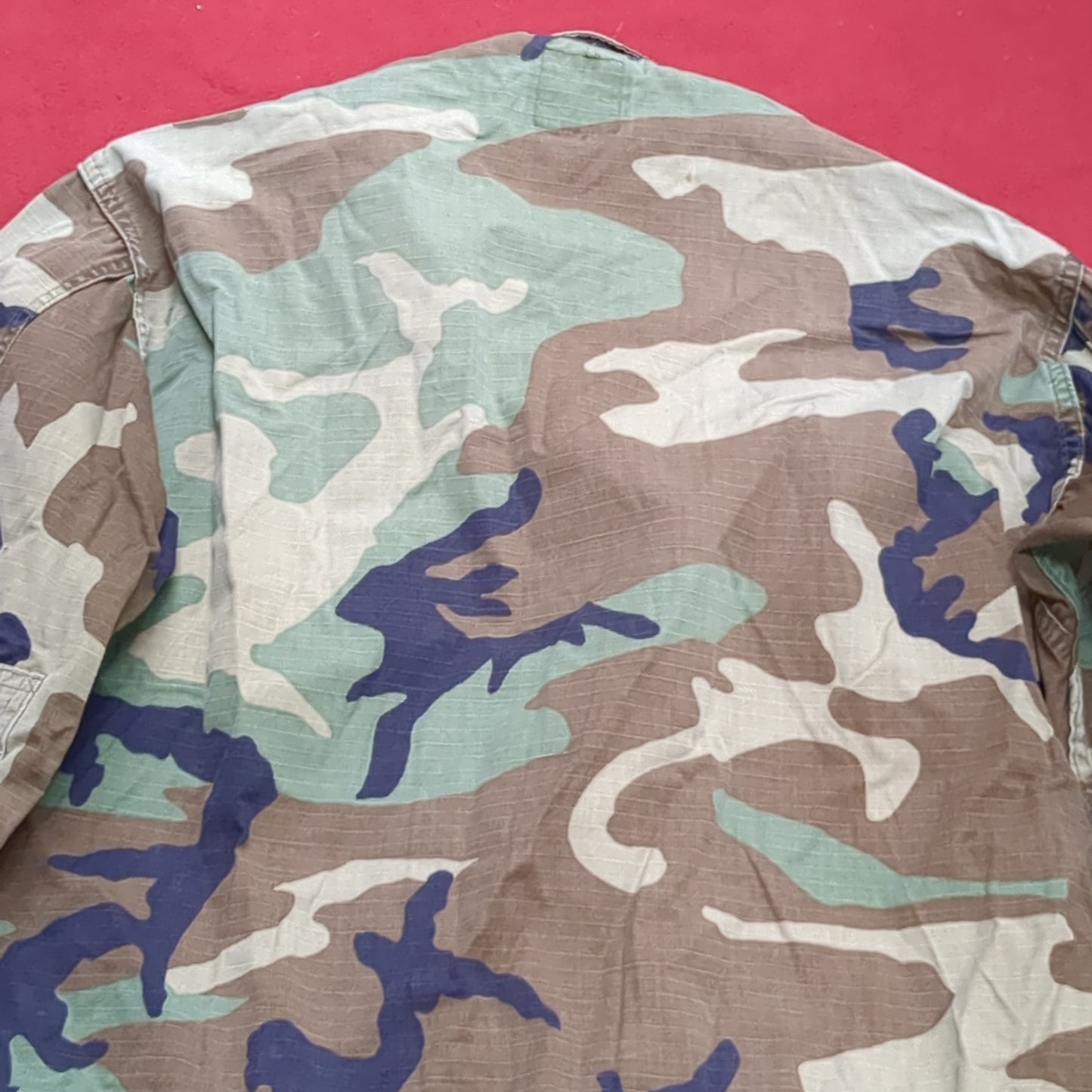 US Army MEDIUM SHORT Uniform Top BDU WOODLAND Pattern Good Condition (14o db4-35)