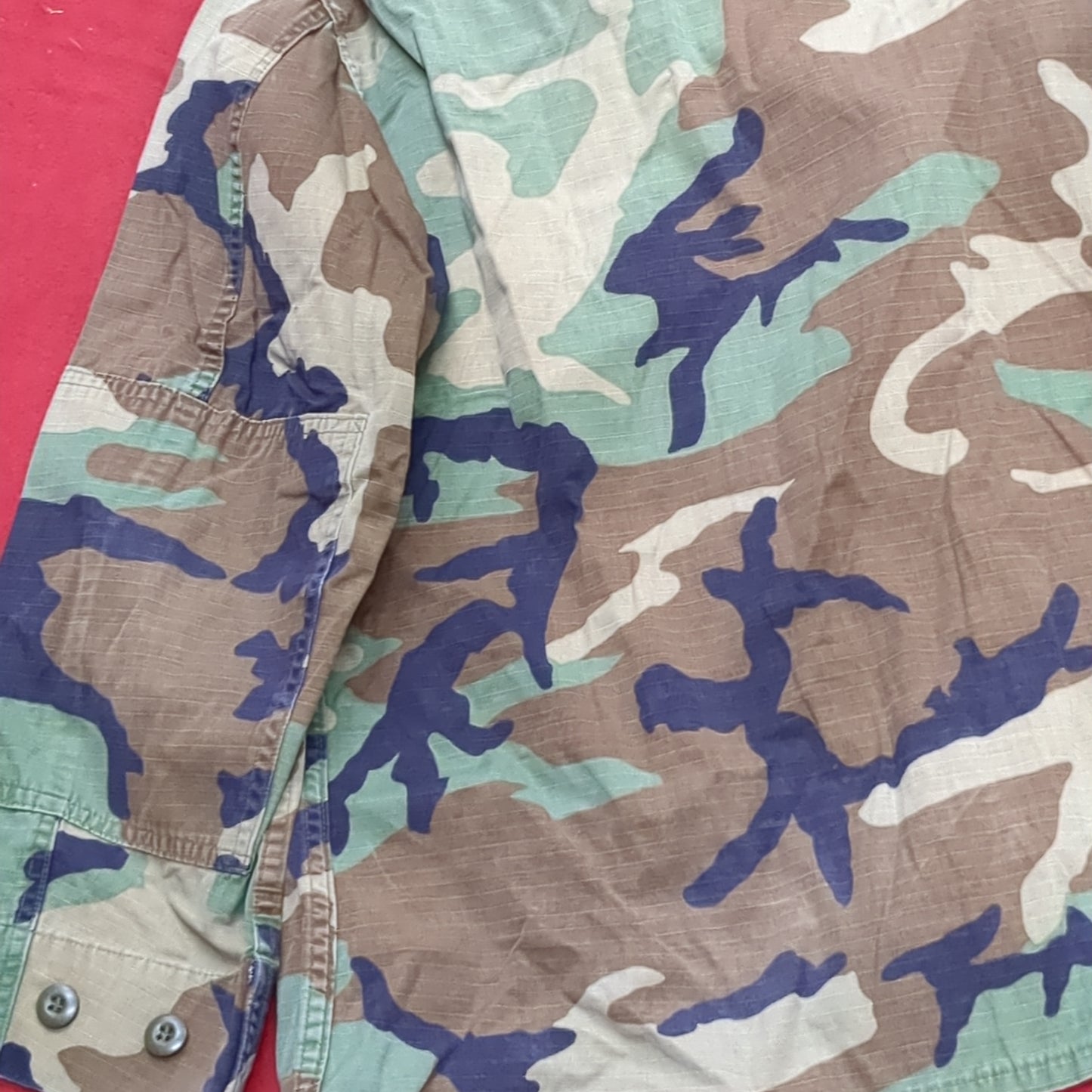 US Army MEDIUM SHORT Uniform Top BDU WOODLAND Pattern Good Condition (14o db4-35)