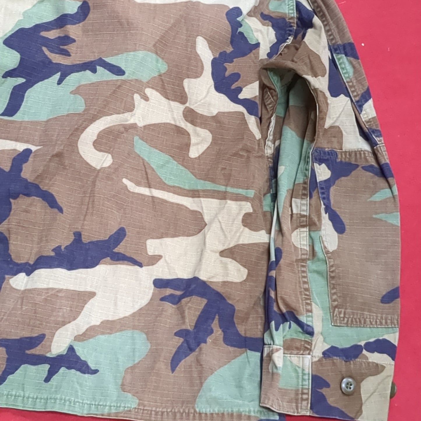 US Army MEDIUM SHORT Uniform Top BDU WOODLAND Pattern Good Condition (14o db4-35)