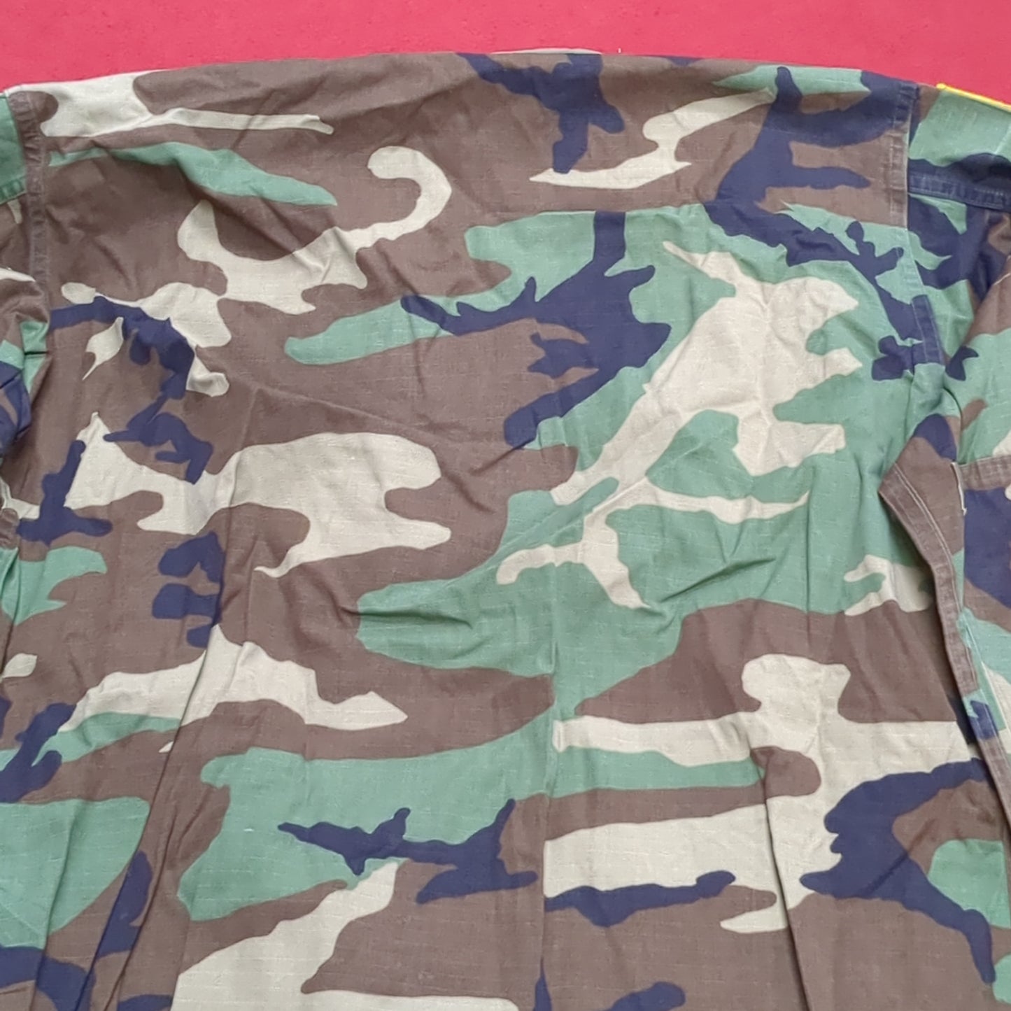 US Army MEDIUM SHORT Uniform Top BDU WOODLAND Pattern Good Condition (14o db4-37)