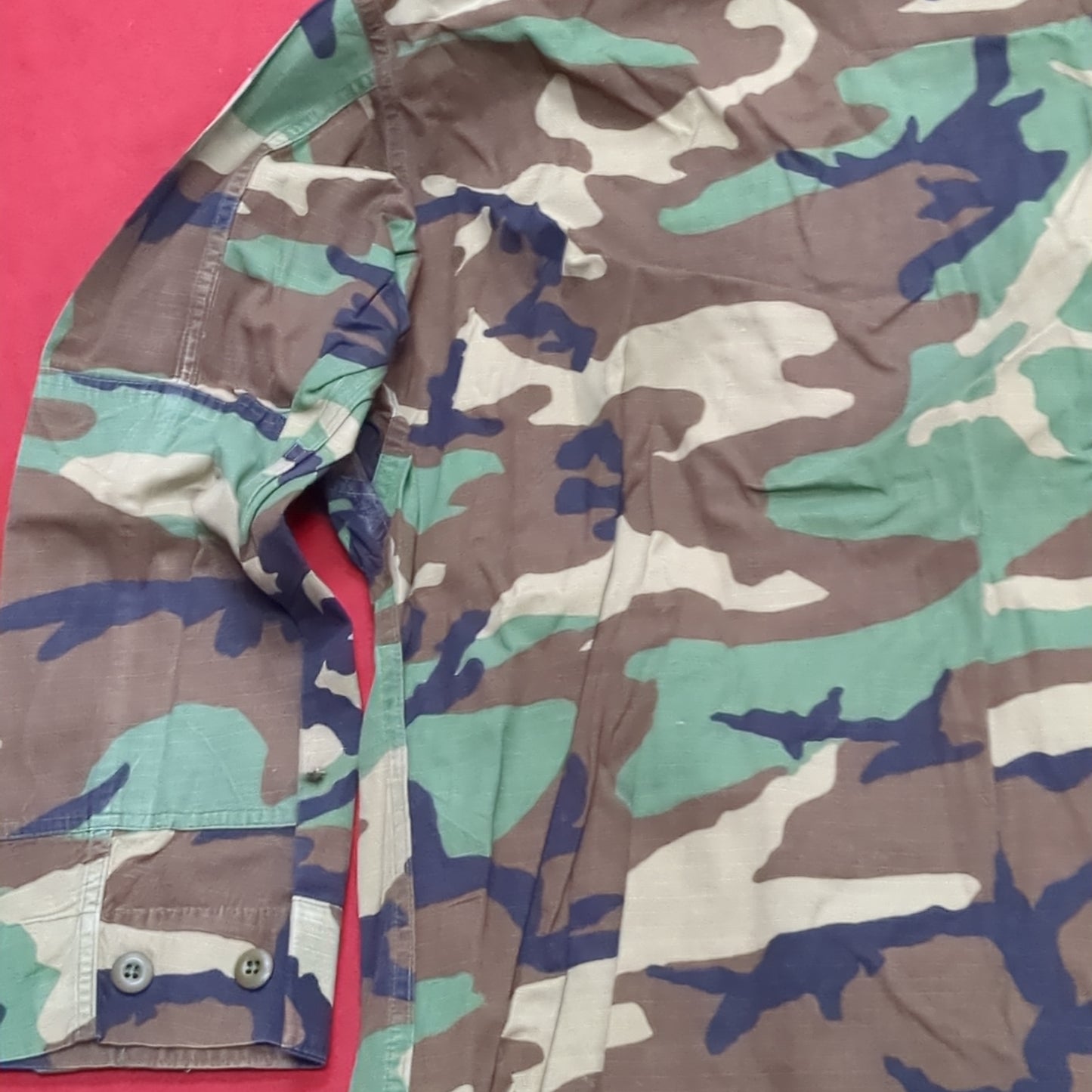 US Army MEDIUM SHORT Uniform Top BDU WOODLAND Pattern Good Condition (14o db4-37)