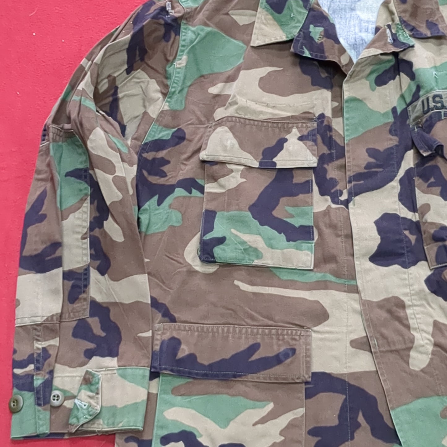 US Army MEDIUM SHORT Uniform Top BDU WOODLAND Pattern Good Condition (14o db4-30)