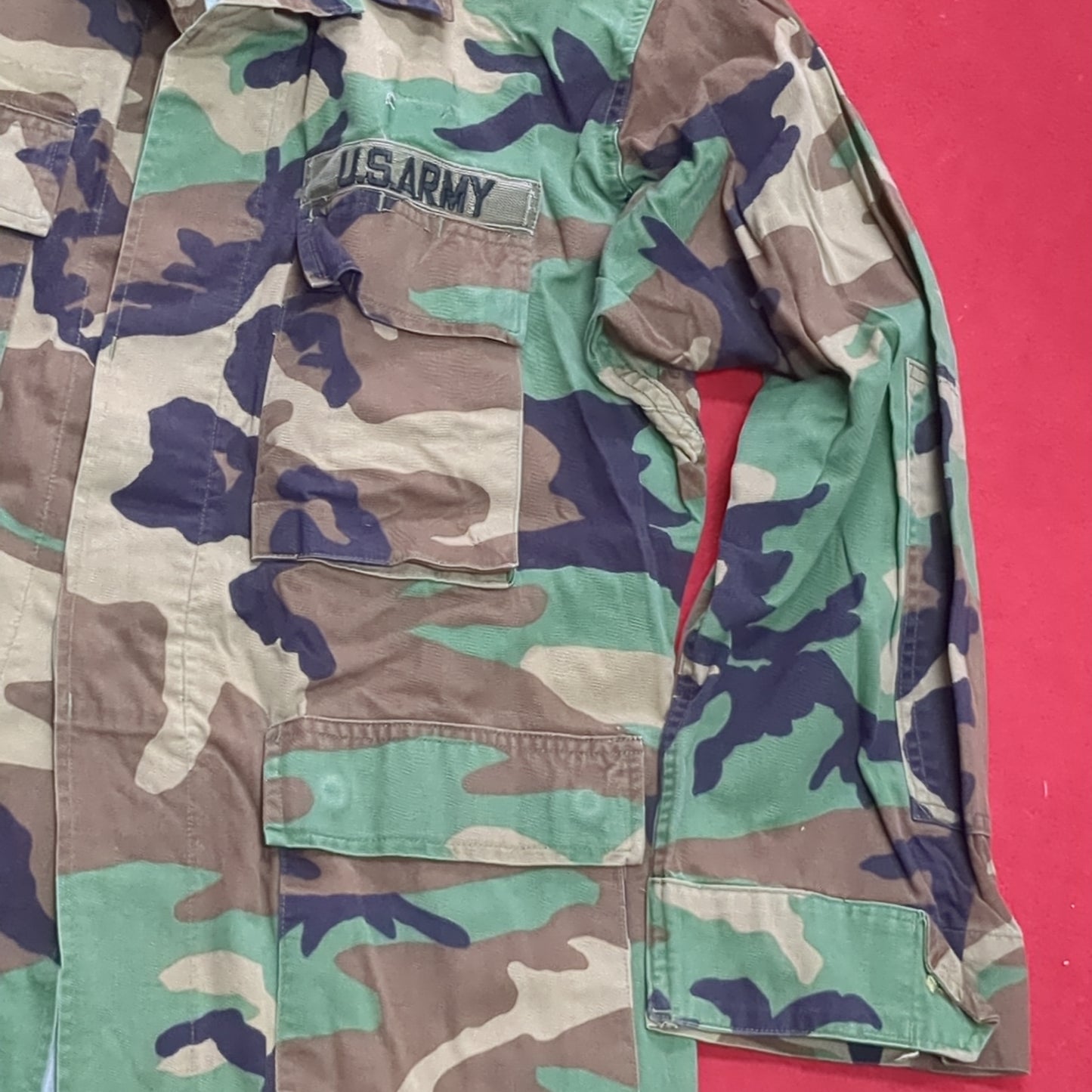 US Army MEDIUM SHORT Uniform Top BDU WOODLAND Pattern Good Condition (14o db4-30)