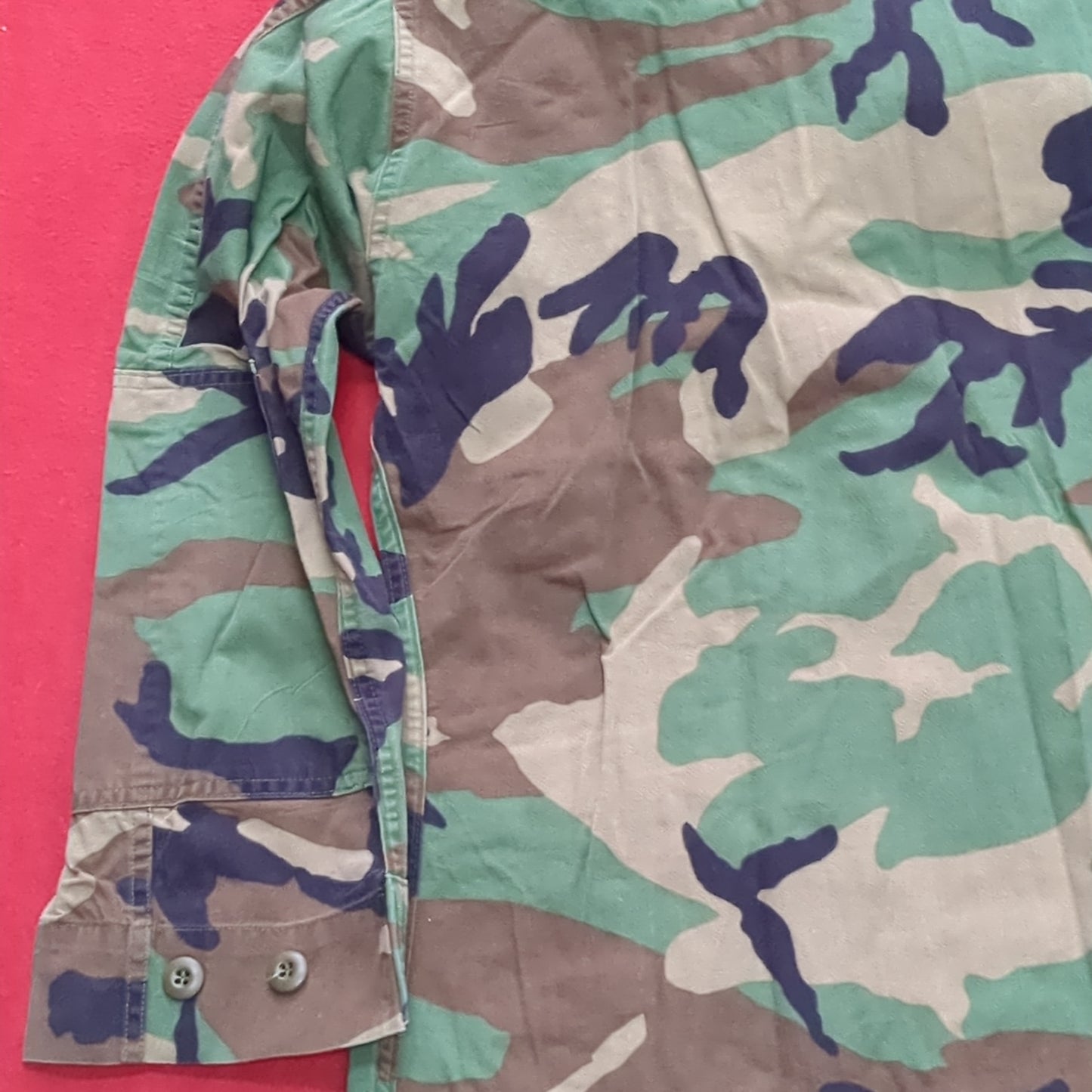 US Army MEDIUM SHORT Uniform Top BDU WOODLAND Pattern Good Condition (14o db4-30)