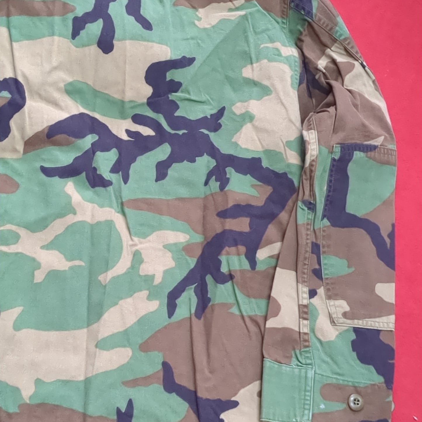 US Army MEDIUM SHORT Uniform Top BDU WOODLAND Pattern Good Condition (14o db4-30)